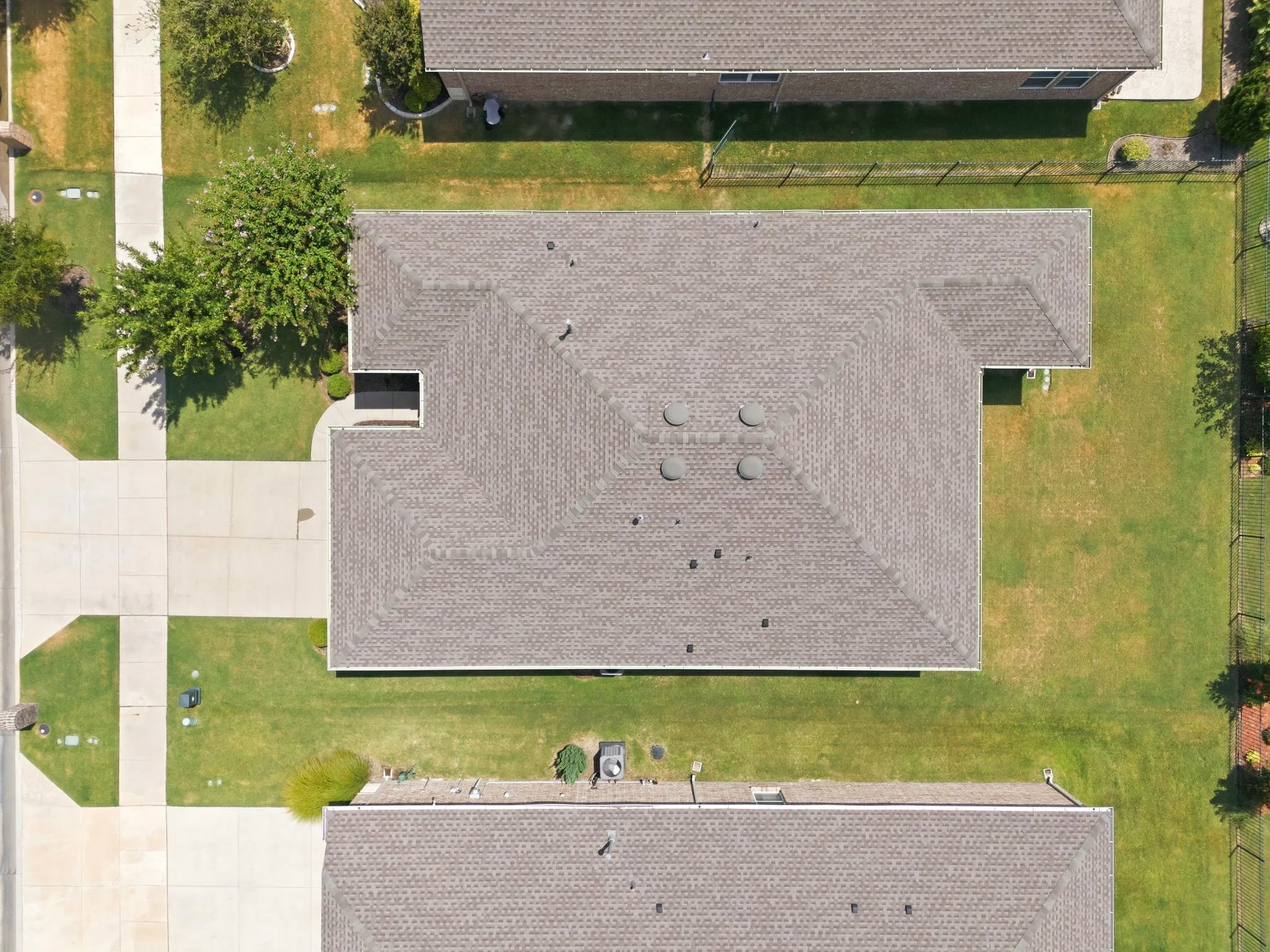 Single Family Residence For Sale in Denton County , 1681 Port Royal Lane, Frisco, Texas 75036, 2 Bedroom, 2 Bathroom, 2 Garage spaces, 1,715 Sqft, built in 2019, mls#21342433, Real Estate Agent in Frisco, Homes For Sale in Denton county, Homes For Sale in Frisco, Realtor in Frisco Texas, Real Estate Brokerage Independent Realty Texas, Luminita Cordes Realtor
