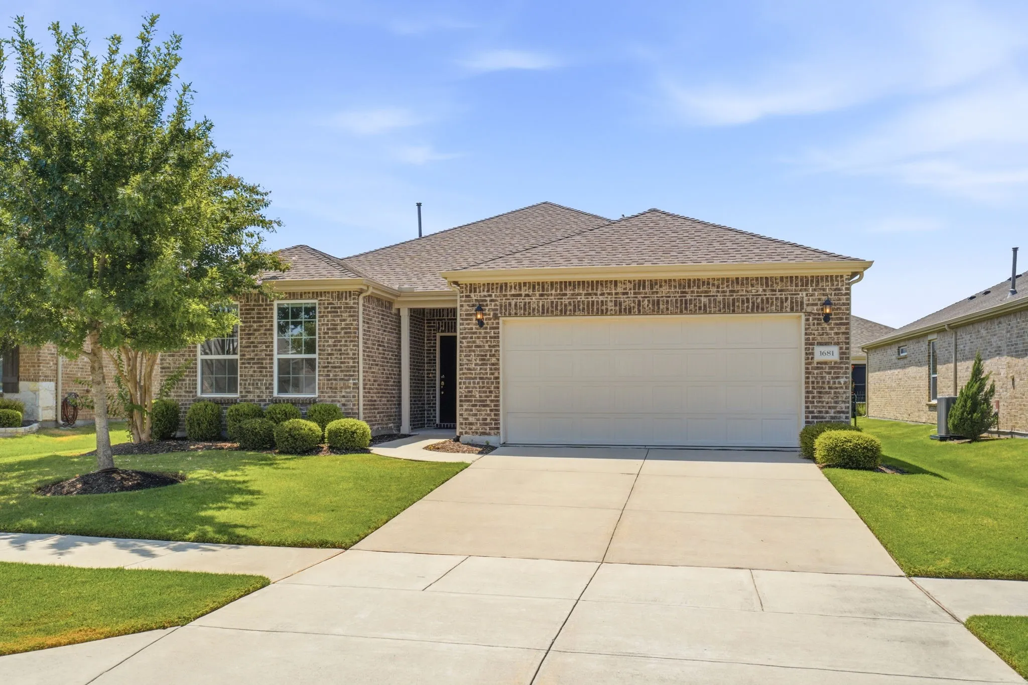 Single Family Residence For Sale in Denton County , 1681 Port Royal Lane, Frisco, Texas 75036, 2 Bedroom, 2 Bathroom, 2 Garage spaces, 1,715 Sqft, built in 2019, mls#21342433, Real Estate Agent in Frisco, Homes For Sale in Denton county, Homes For Sale in Frisco, Realtor in Frisco Texas, Real Estate Brokerage Independent Realty Texas, Luminita Cordes Realtor