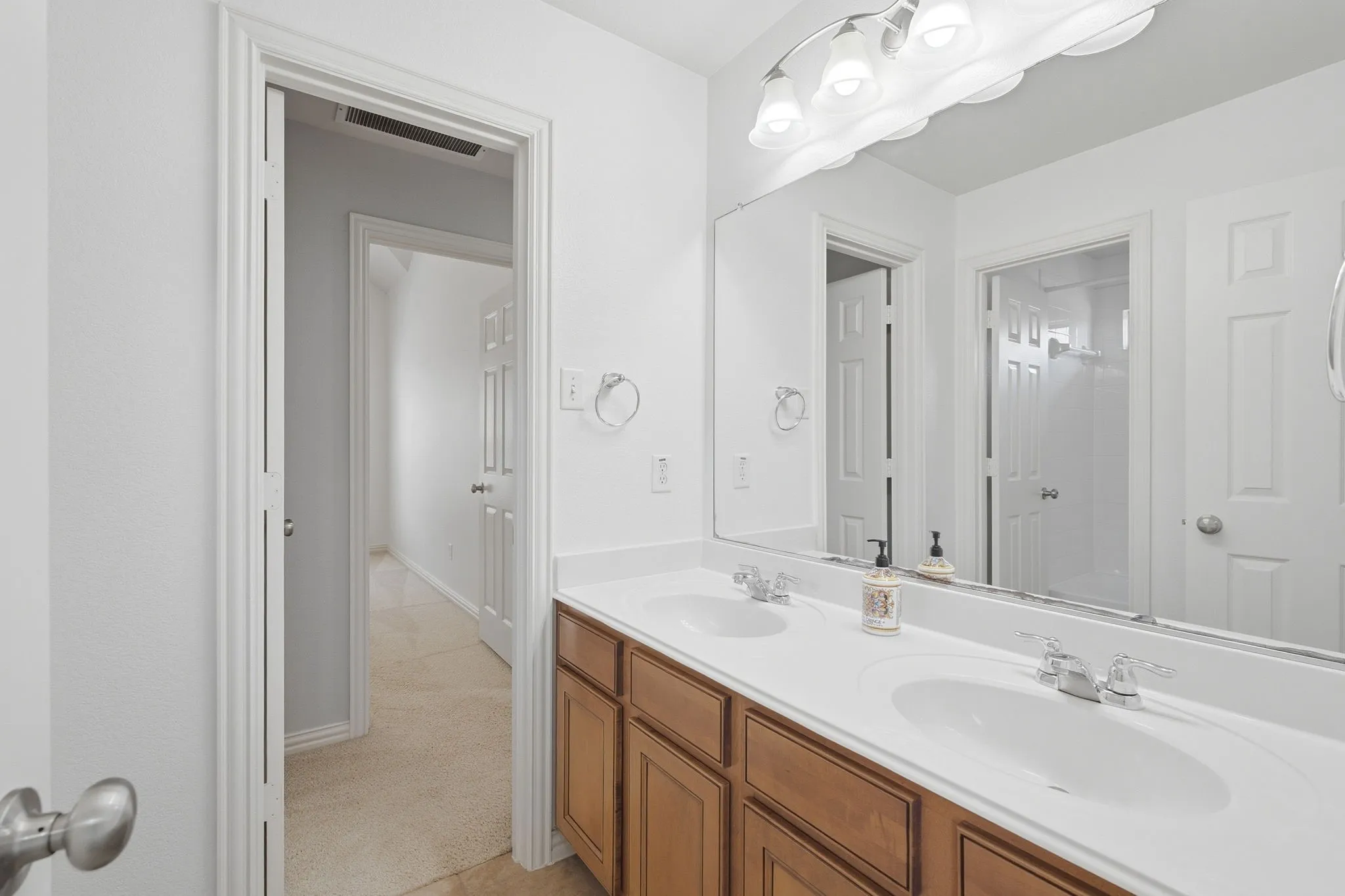 Single Family Residence For Sale in Collin County , 1113 Sunrise Drive, Allen, Texas 75002, 4 Bedroom, 3 Bathroom, 2 Garage spaces, 2,875 Sqft, built in 2009, mls#21349169, Real Estate Agent in Allen, Homes For Sale in Collin county, Homes For Sale in Allen, Realtor in Allen Texas, Real Estate Brokerage Independent Realty Texas, Luminita Cordes Realtor