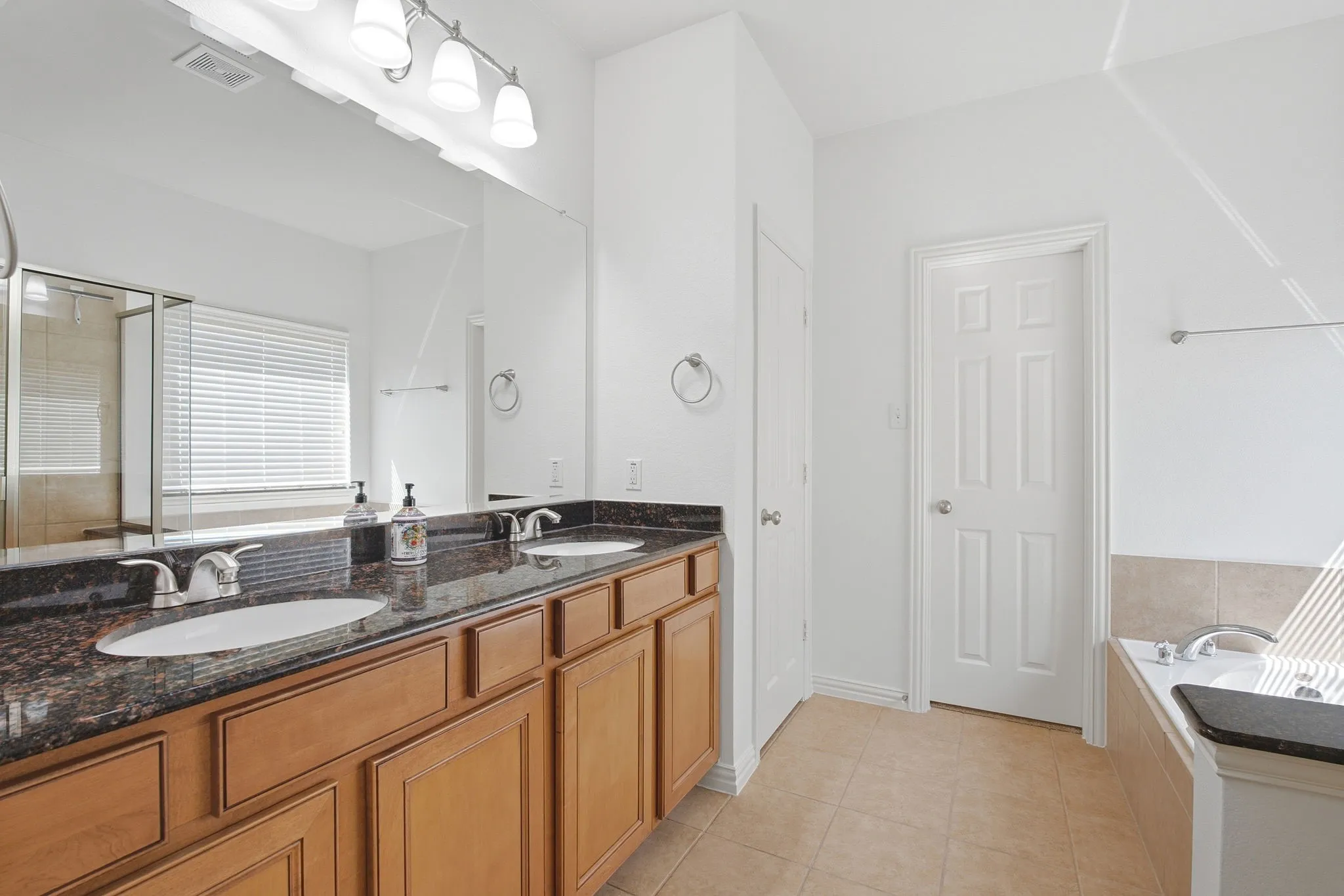 Single Family Residence For Sale in Collin County , 1113 Sunrise Drive, Allen, Texas 75002, 4 Bedroom, 3 Bathroom, 2 Garage spaces, 2,875 Sqft, built in 2009, mls#21349169, Real Estate Agent in Allen, Homes For Sale in Collin county, Homes For Sale in Allen, Realtor in Allen Texas, Real Estate Brokerage Independent Realty Texas, Luminita Cordes Realtor
