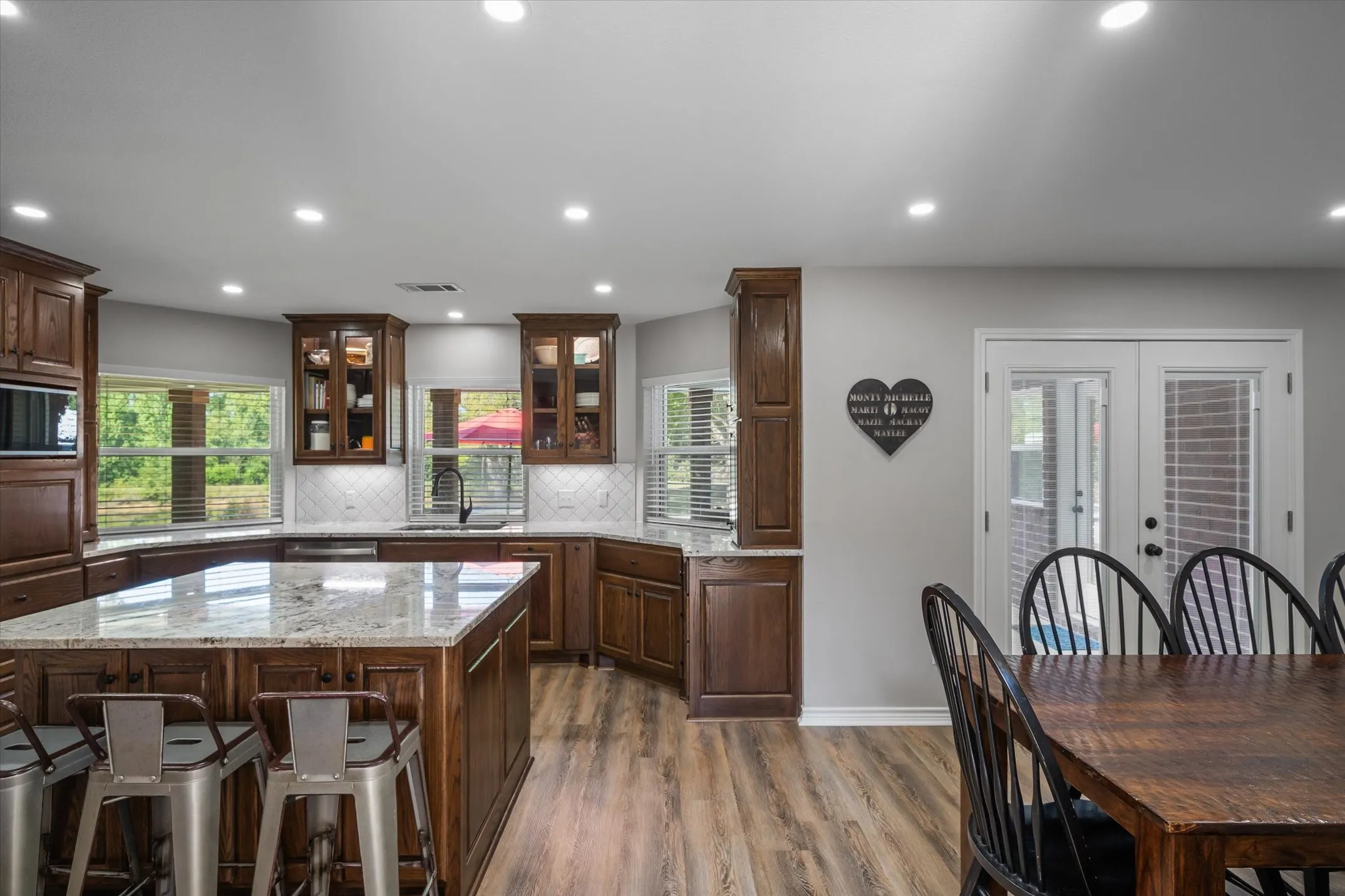 Single Family Residence For Sale in Van Zandt County , 490 VZ County Road 1711 Road, Grand Saline, Texas 75140, 5 Bedroom, 4 Bathroom, 3 Garage spaces, 3,451 Sqft, built in 1996, Price $799,000, mls#21349707, Real Estate Agent in Grand Saline, Homes For Sale in Van Zandt county, Homes For Sale in Grand Saline, Realtor in Grand Saline Texas, Real Estate Brokerage Independent Realty Texas, Luminita Cordes Realtor