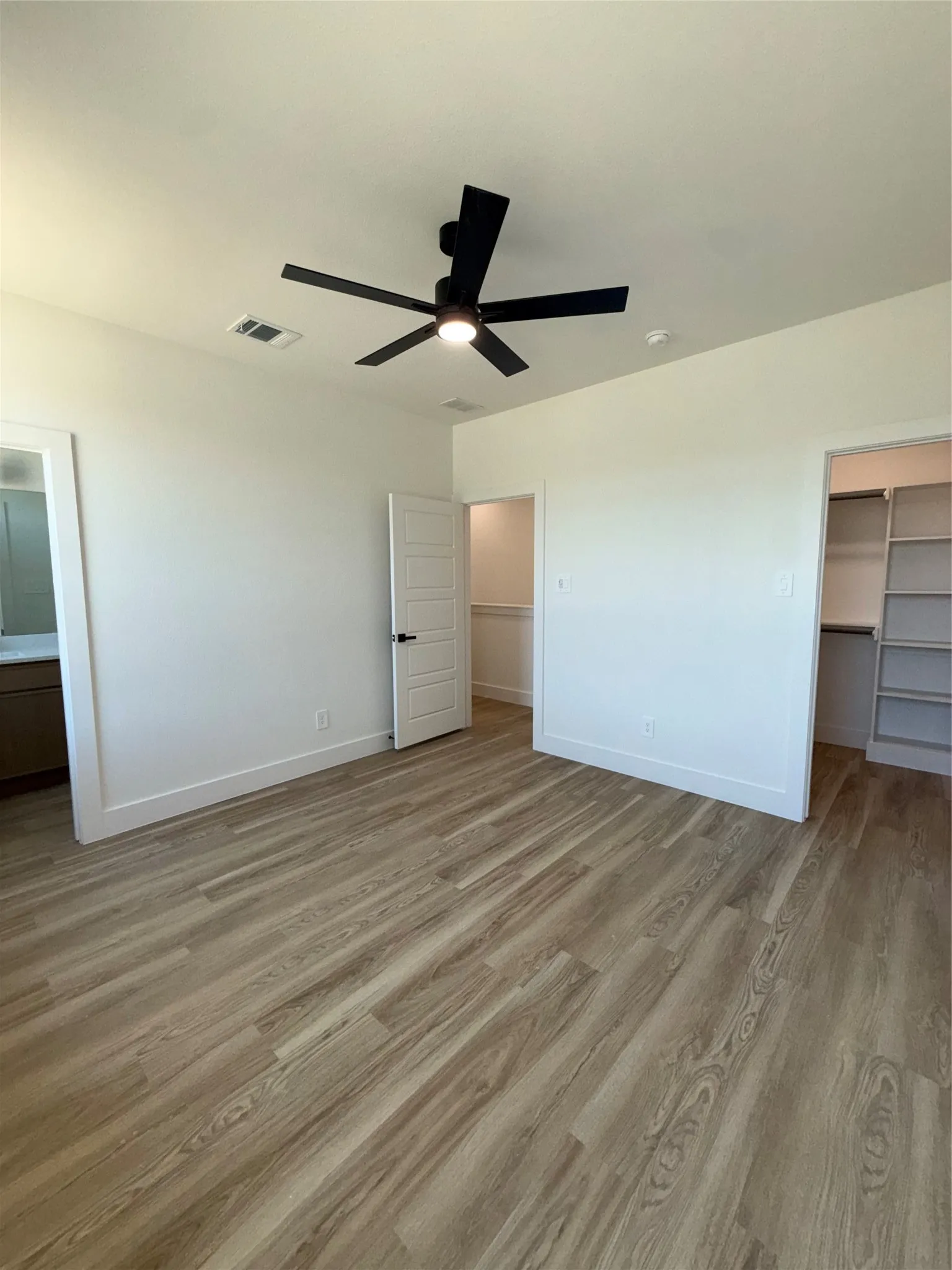 Single Family Residence For Rent in Dallas County , 5506 Mesa Circle, Dallas, Texas 75235, 3 Bedrooms, 4 Bathrooms, 2 Garage spaces, 1,841 Sqft, built in 2026, Price $3,600, mls#21350059, Real Estate Agent in Dallas, Homes For Rent in Dallas county, Homes For Rent in Dallas, Realtor in Dallas Texas, Real Estate Brokerage Independent Realty Texas, Luminita Cordes Realtor