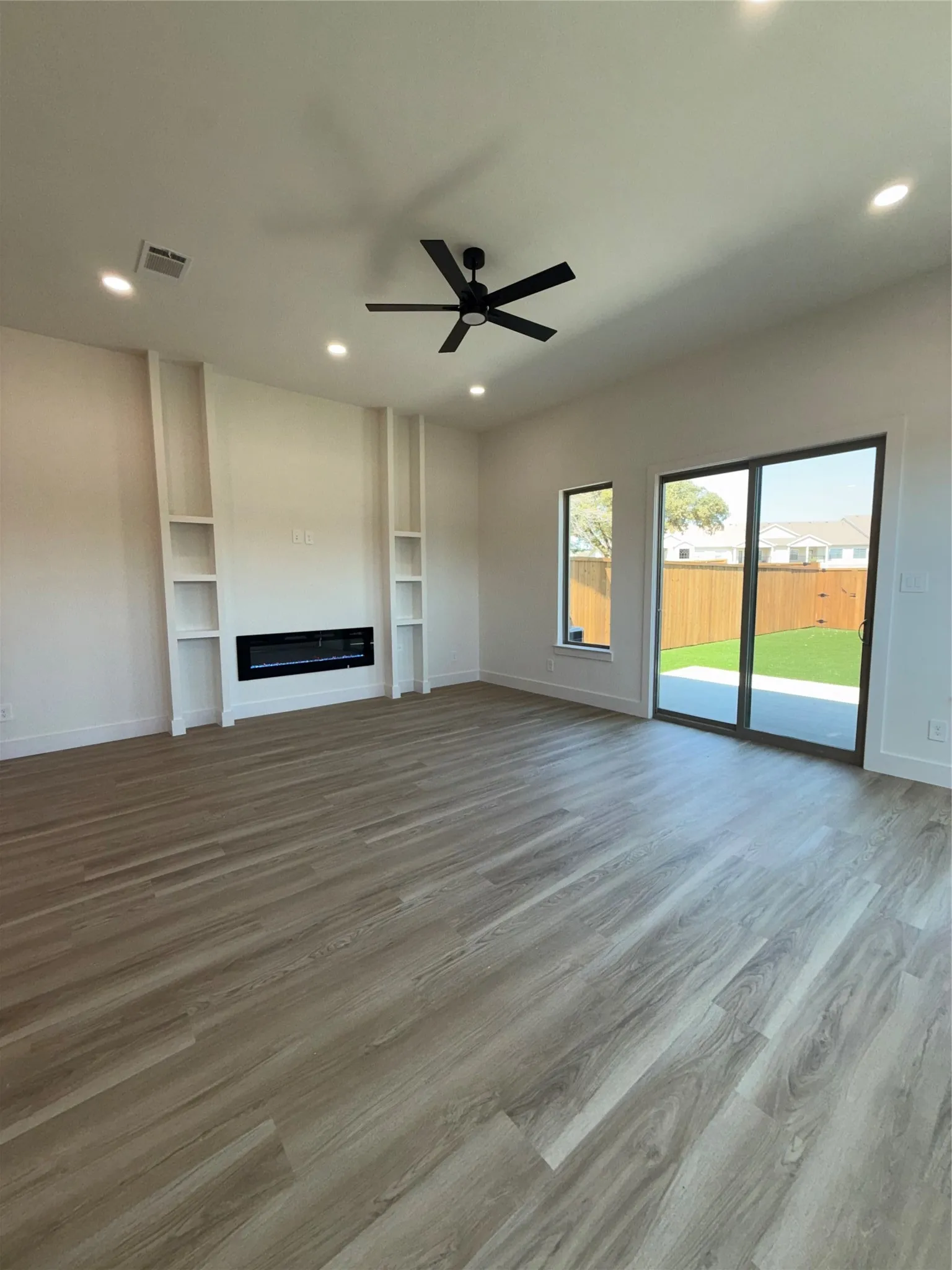 Single Family Residence For Rent in Dallas County , 5506 Mesa Circle, Dallas, Texas 75235, 3 Bedrooms, 4 Bathrooms, 2 Garage spaces, 1,841 Sqft, built in 2026, Price $3,600, mls#21350059, Real Estate Agent in Dallas, Homes For Rent in Dallas county, Homes For Rent in Dallas, Realtor in Dallas Texas, Real Estate Brokerage Independent Realty Texas, Luminita Cordes Realtor