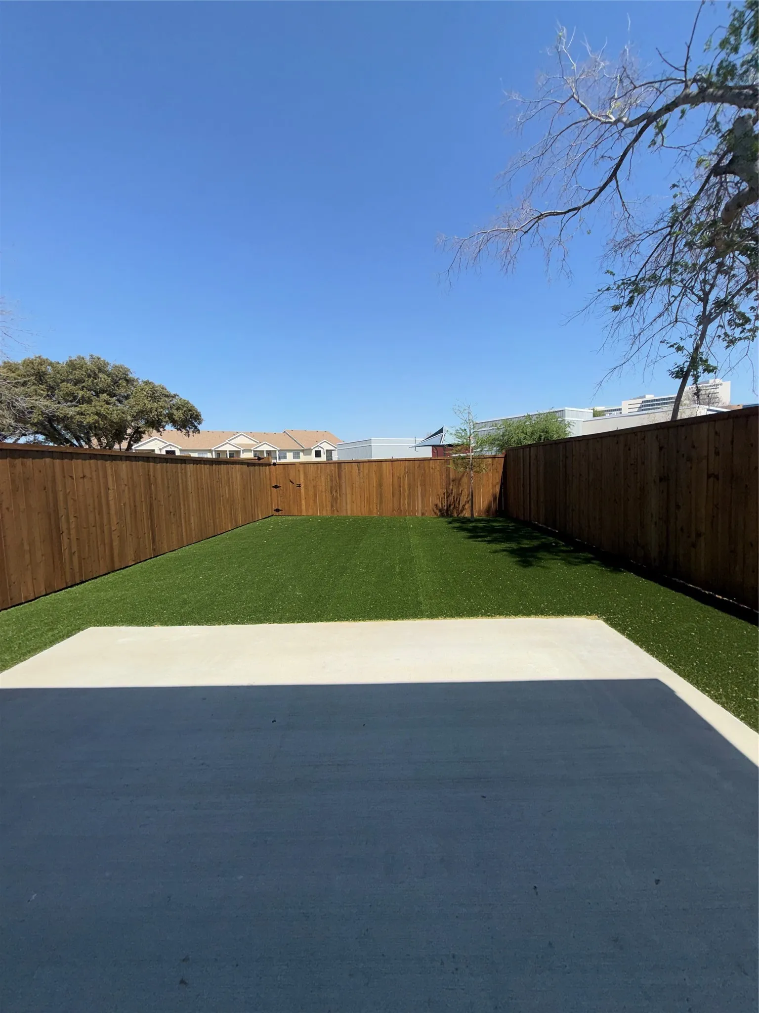 Single Family Residence For Rent in Dallas County , 5506 Mesa Circle, Dallas, Texas 75235, 3 Bedrooms, 4 Bathrooms, 2 Garage spaces, 1,841 Sqft, built in 2026, Price $3,600, mls#21350059, Real Estate Agent in Dallas, Homes For Rent in Dallas county, Homes For Rent in Dallas, Realtor in Dallas Texas, Real Estate Brokerage Independent Realty Texas, Luminita Cordes Realtor