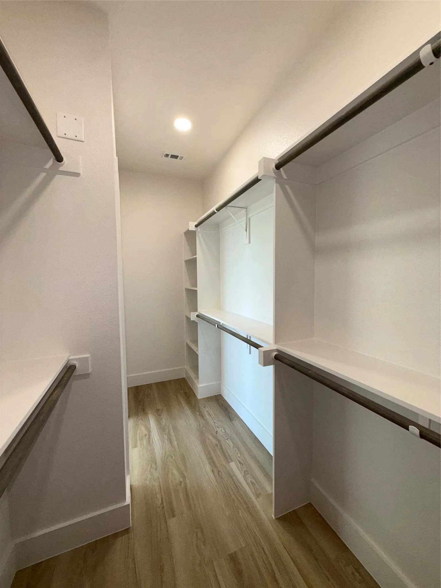 Single Family Residence For Rent in Dallas County , 5506 Mesa Circle, Dallas, Texas 75235, 3 Bedrooms, 4 Bathrooms, 2 Garage spaces, 1,841 Sqft, built in 2026, Price $3,600, mls#21350059, Real Estate Agent in Dallas, Homes For Rent in Dallas county, Homes For Rent in Dallas, Realtor in Dallas Texas, Real Estate Brokerage Independent Realty Texas, Luminita Cordes Realtor