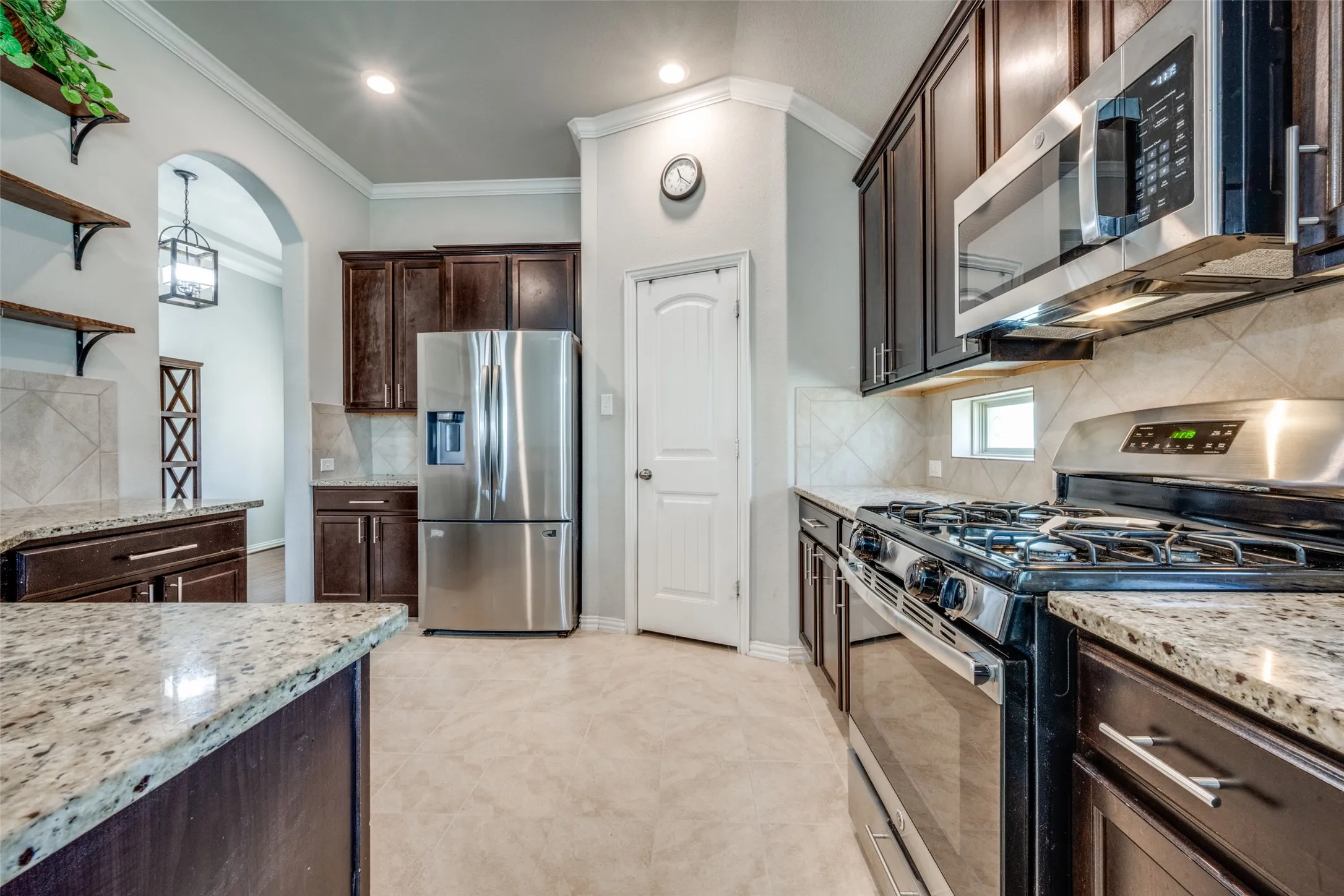 Single Family Residence For Sale in Denton County , 1913 Pavilion Lane, Denton, Texas 76210, 4 Bedrooms, 2 Bathrooms, 2 Garage spaces, 1,874 Sqft, built in 2017, Price $389,900, mls#21350084, Real Estate Agent in Denton, Homes For Sale in Denton county, Homes For Sale in Denton, Realtor in Denton Texas, Real Estate Brokerage Independent Realty Texas, Luminita Cordes Realtor