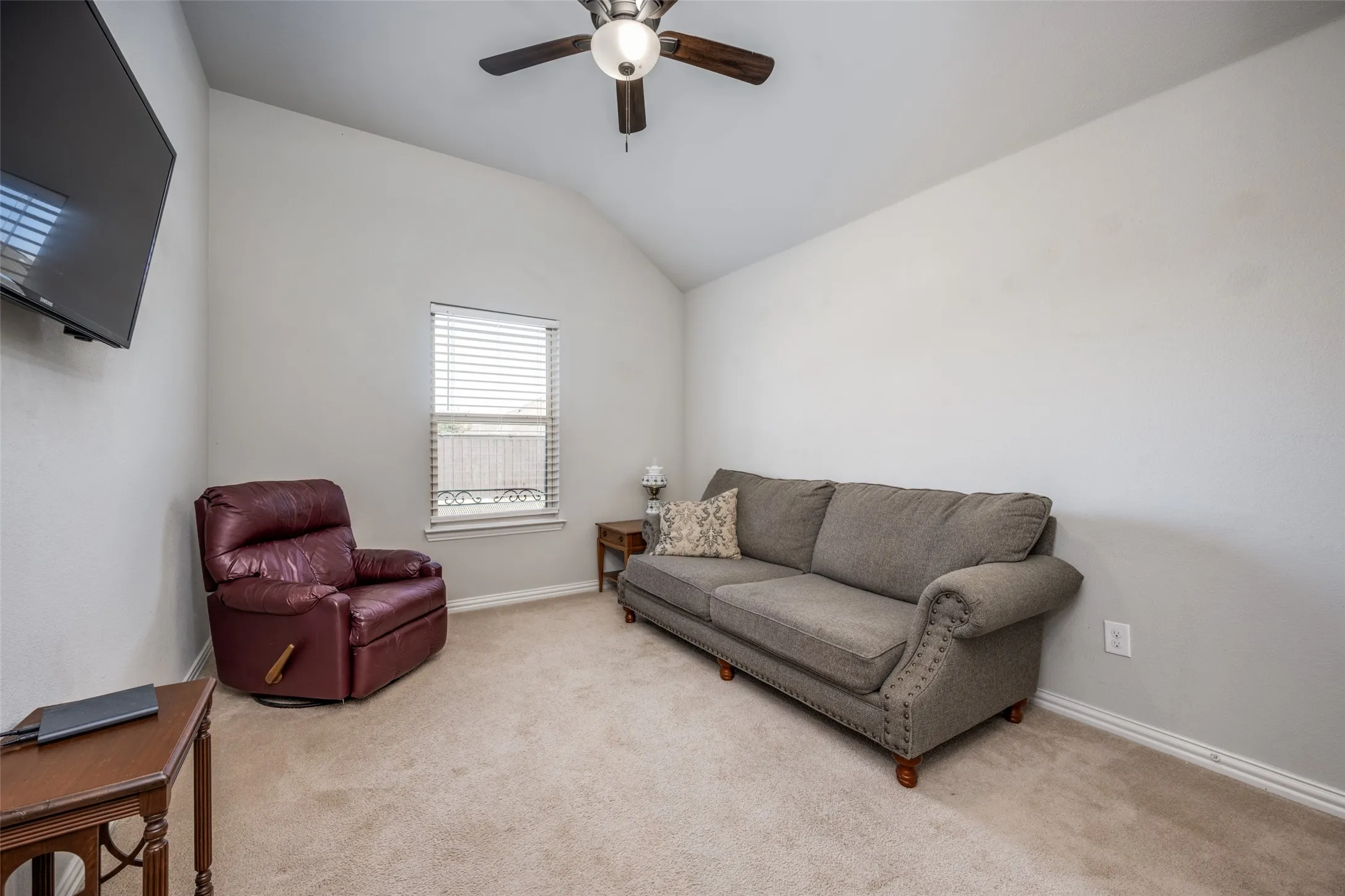 Single Family Residence For Sale in Denton County , 1913 Pavilion Lane, Denton, Texas 76210, 4 Bedrooms, 2 Bathrooms, 2 Garage spaces, 1,874 Sqft, built in 2017, Price $389,900, mls#21350084, Real Estate Agent in Denton, Homes For Sale in Denton county, Homes For Sale in Denton, Realtor in Denton Texas, Real Estate Brokerage Independent Realty Texas, Luminita Cordes Realtor