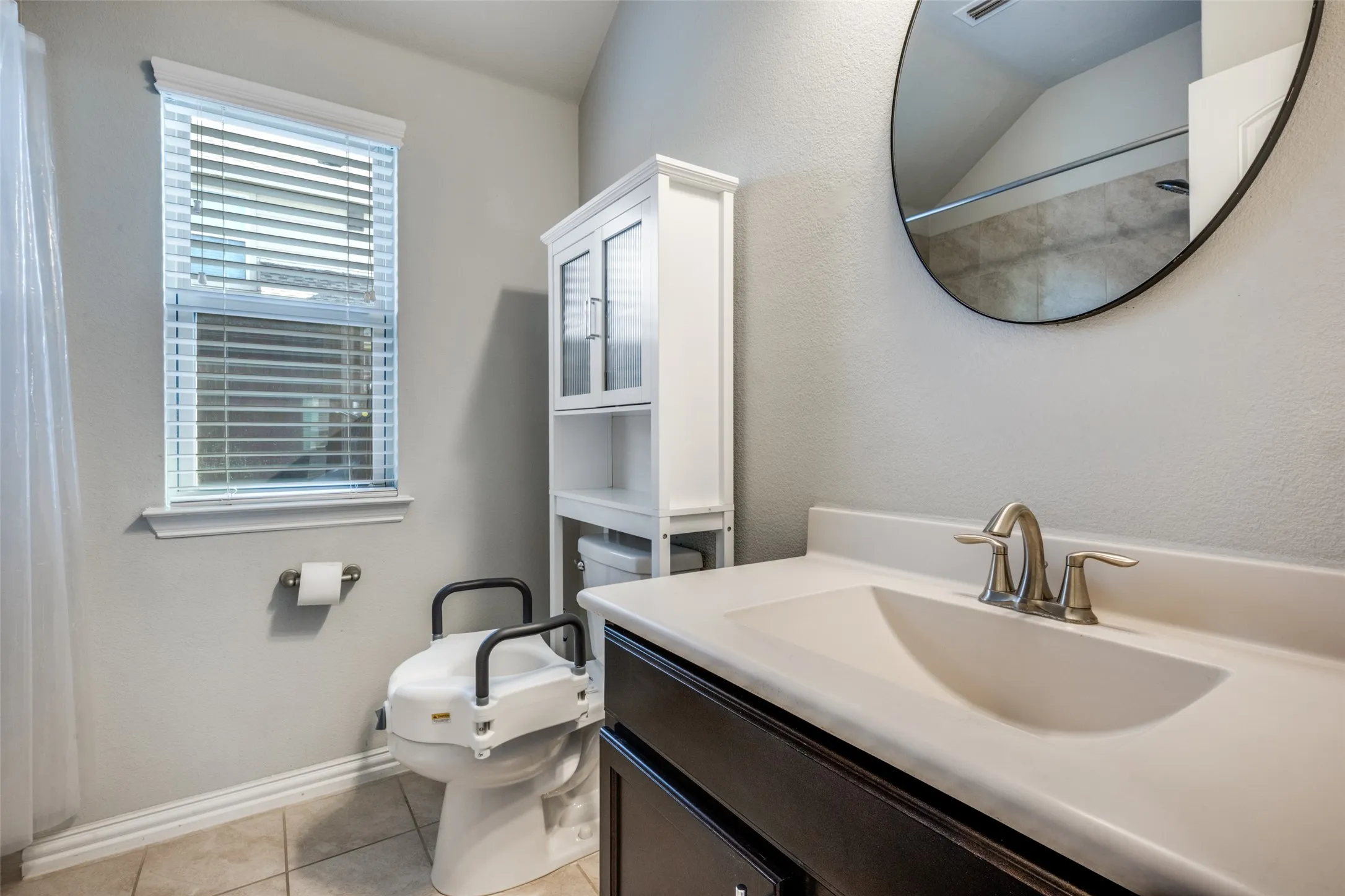 Single Family Residence For Sale in Denton County , 1913 Pavilion Lane, Denton, Texas 76210, 4 Bedrooms, 2 Bathrooms, 2 Garage spaces, 1,874 Sqft, built in 2017, Price $389,900, mls#21350084, Real Estate Agent in Denton, Homes For Sale in Denton county, Homes For Sale in Denton, Realtor in Denton Texas, Real Estate Brokerage Independent Realty Texas, Luminita Cordes Realtor