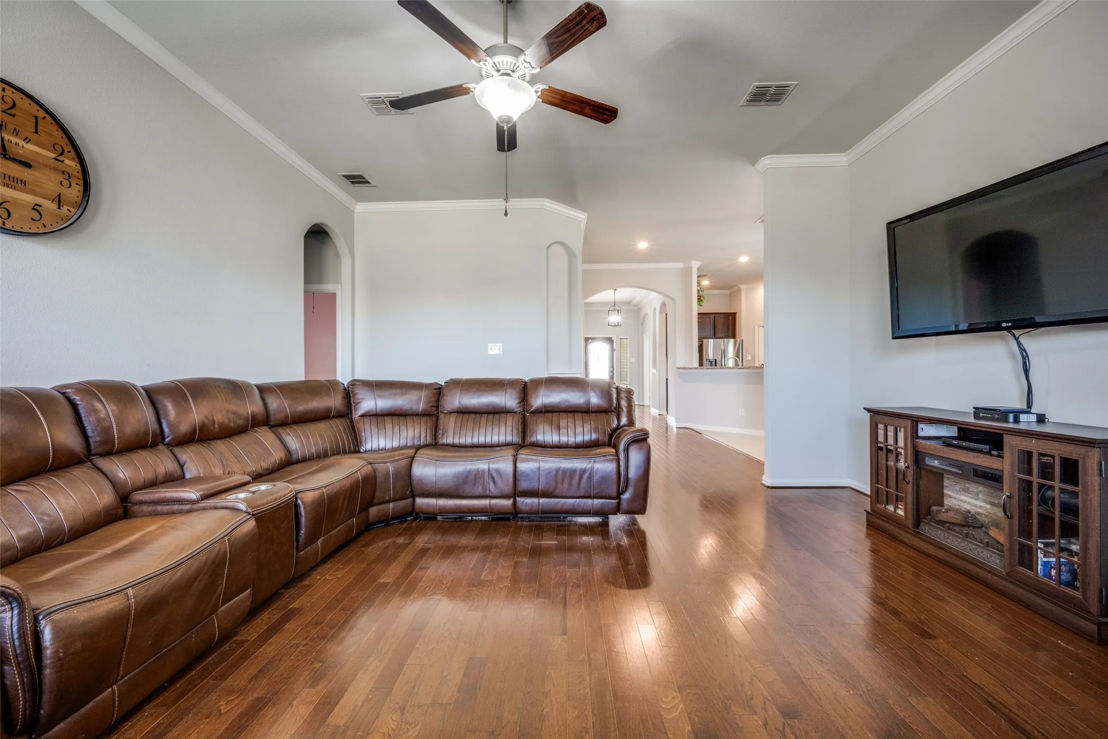 Single Family Residence For Sale in Denton County , 1913 Pavilion Lane, Denton, Texas 76210, 4 Bedrooms, 2 Bathrooms, 2 Garage spaces, 1,874 Sqft, built in 2017, Price $389,900, mls#21350084, Real Estate Agent in Denton, Homes For Sale in Denton county, Homes For Sale in Denton, Realtor in Denton Texas, Real Estate Brokerage Independent Realty Texas, Luminita Cordes Realtor