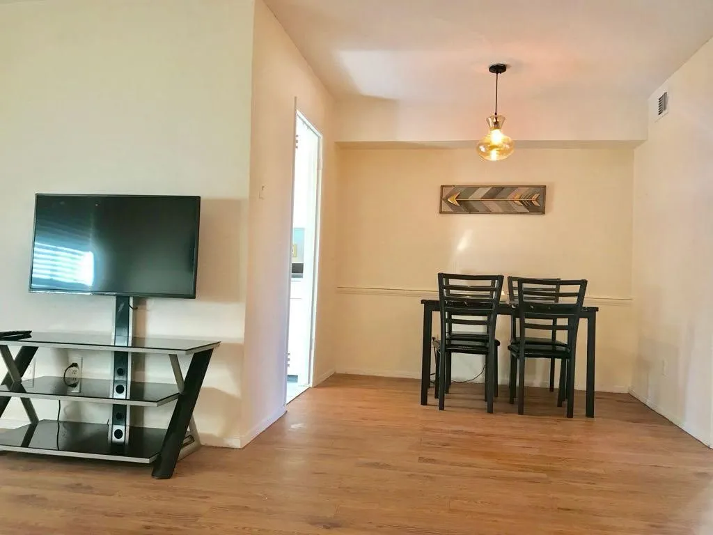Condominium For Sale in Dallas County , 12888 Montfort Drive 163, Dallas, Texas 75230, 1 Bedroom, 1 Bathroom, Garage spaces, 672 Sqft, built in 1968, mls#21350091, Real Estate Agent in Dallas, Homes For Sale in Dallas county, Homes For Sale in Dallas, Realtor in Dallas Texas, Real Estate Brokerage Independent Realty Texas, Luminita Cordes Realtor