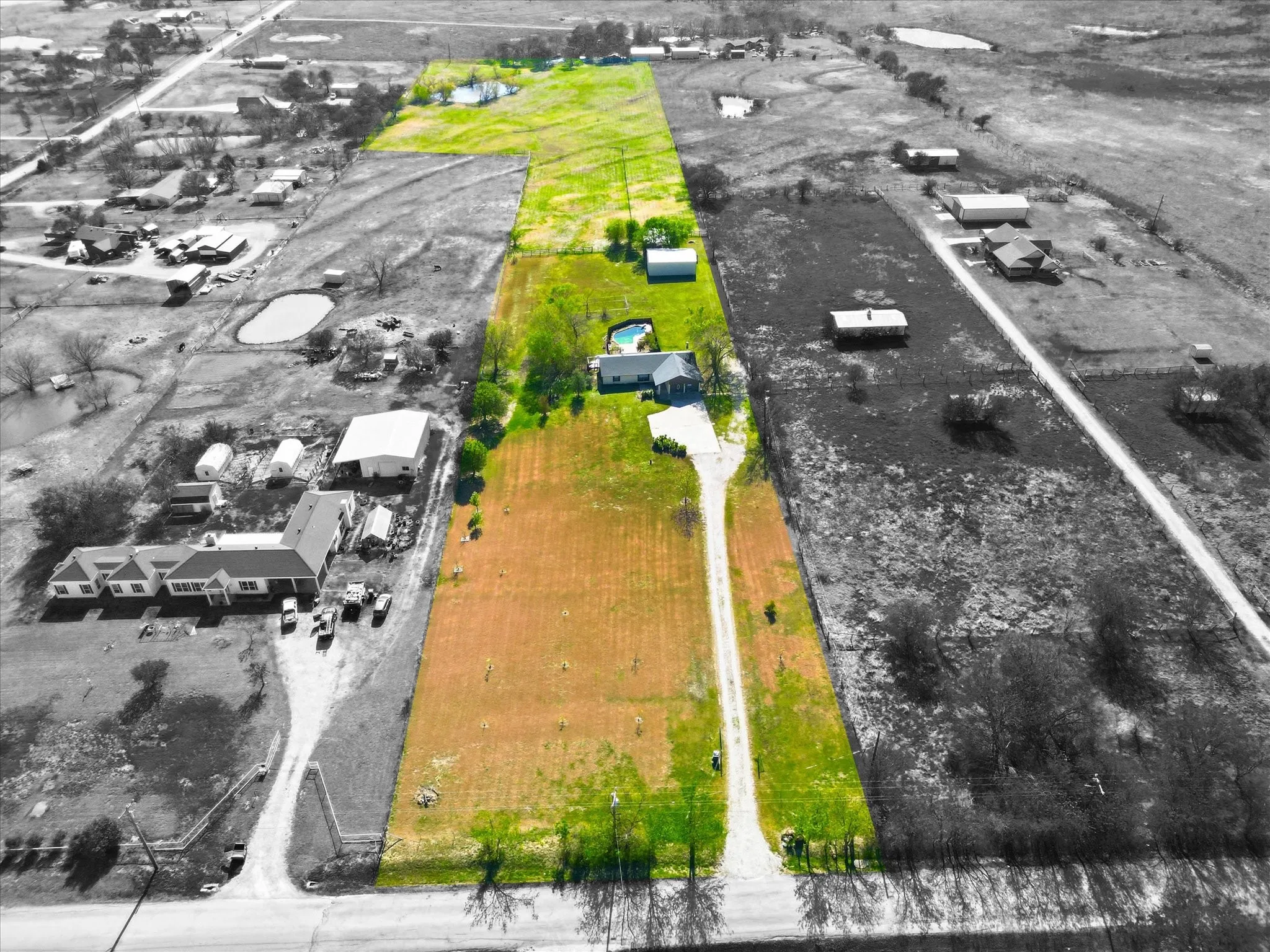 Farm For Sale in Denton County , 3873 Lois Road E, Sanger, Texas 76266, 3 Bedroom, 2 Bathroom, Garage spaces, 1,596 Sqft, built in 1984, mls#21349002, Real Estate Agent in Sanger, Homes For Sale in Denton county, Homes For Sale in Sanger, Realtor in Sanger Texas, Real Estate Brokerage Independent Realty Texas, Luminita Cordes Realtor