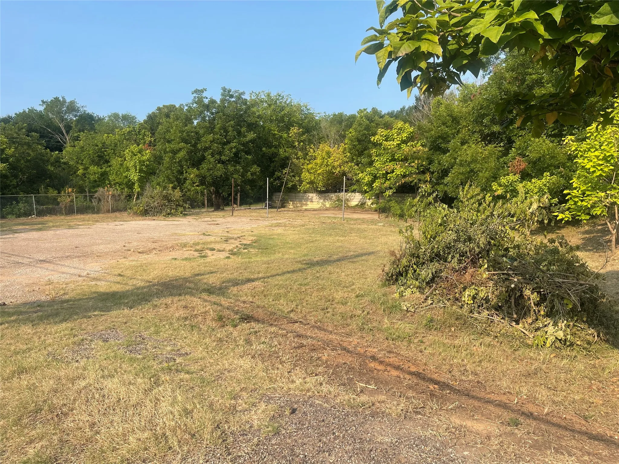 Unimproved Land For Sale in Wood County , 512 S Johnson Street, Mineola, Texas 75773, 0, 0, Garage spaces, 0 Sqft, built in 0, Price $49,900, mls#21350066, Real Estate Agent in Mineola, Homes For Sale in Wood county, Homes For Sale in Mineola, Realtor in Mineola Texas, Real Estate Brokerage Independent Realty Texas, Luminita Cordes Realtor