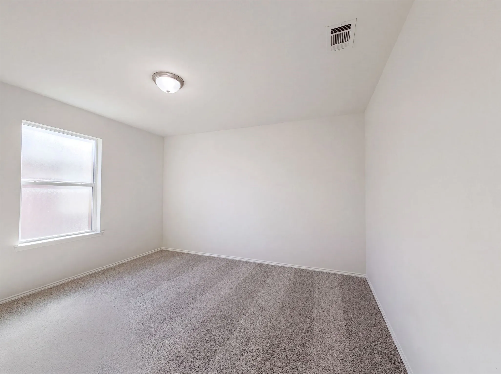 Single Family Residence For Sale in Tarrant County , 1411 Niagara Falls Court, Arlington, Texas 76002, 5 Bedroom, 3 Bathroom, 2 Garage spaces, 2,612 Sqft, built in 2012, mls#21344535, Real Estate Agent in Arlington, Homes For Sale in Tarrant county, Homes For Sale in Arlington, Realtor in Arlington Texas, Real Estate Brokerage Independent Realty Texas, Luminita Cordes Realtor