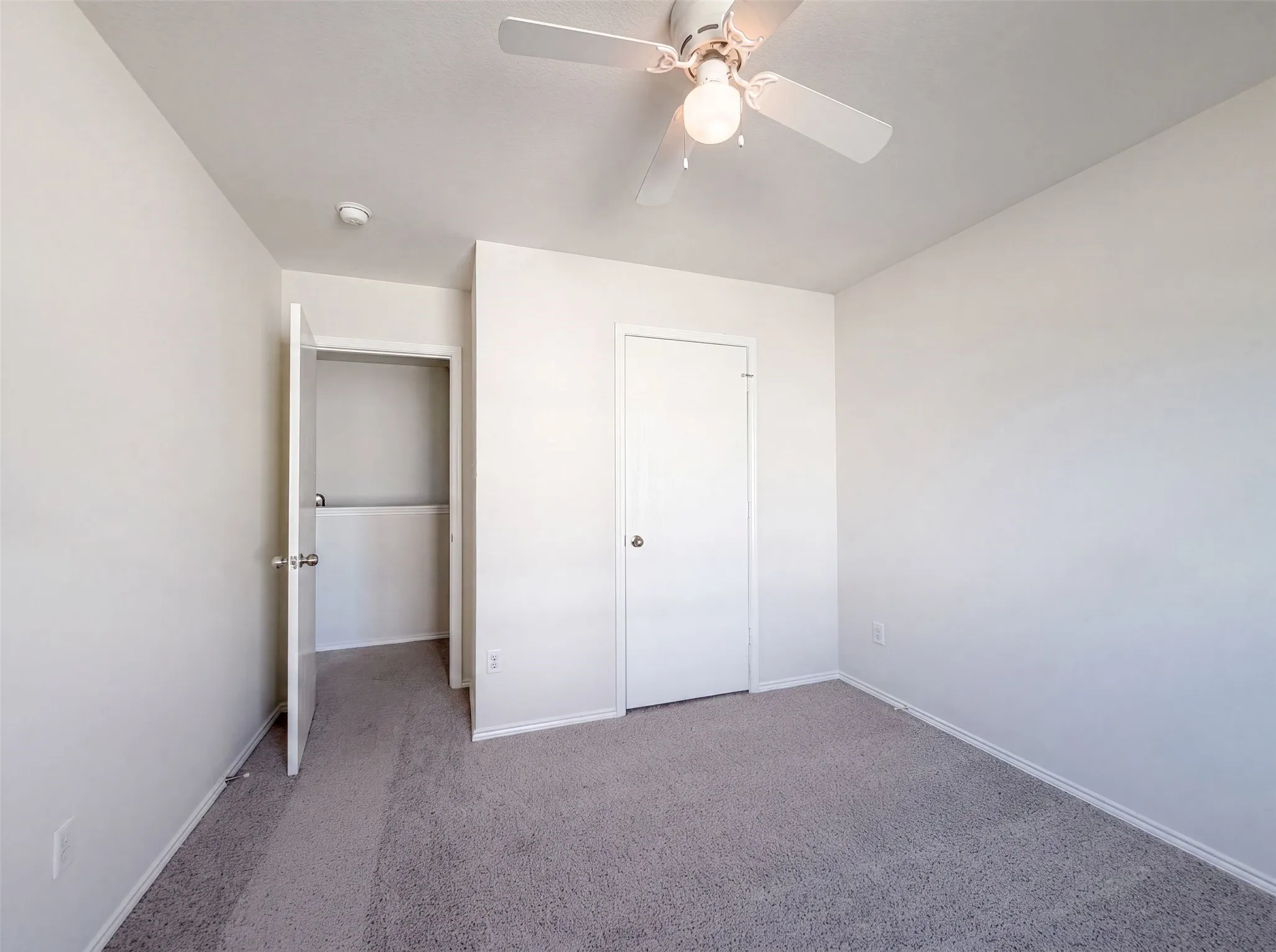 Single Family Residence For Sale in Tarrant County , 1411 Niagara Falls Court, Arlington, Texas 76002, 5 Bedroom, 3 Bathroom, 2 Garage spaces, 2,612 Sqft, built in 2012, mls#21344535, Real Estate Agent in Arlington, Homes For Sale in Tarrant county, Homes For Sale in Arlington, Realtor in Arlington Texas, Real Estate Brokerage Independent Realty Texas, Luminita Cordes Realtor