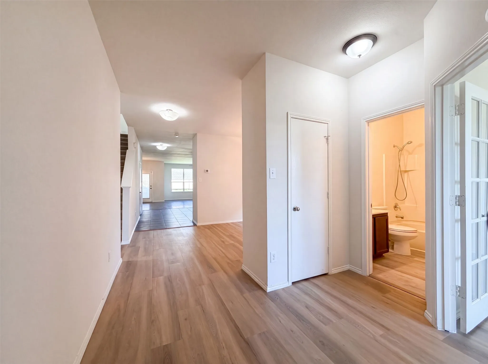 Single Family Residence For Sale in Tarrant County , 1411 Niagara Falls Court, Arlington, Texas 76002, 5 Bedroom, 3 Bathroom, 2 Garage spaces, 2,612 Sqft, built in 2012, mls#21344535, Real Estate Agent in Arlington, Homes For Sale in Tarrant county, Homes For Sale in Arlington, Realtor in Arlington Texas, Real Estate Brokerage Independent Realty Texas, Luminita Cordes Realtor