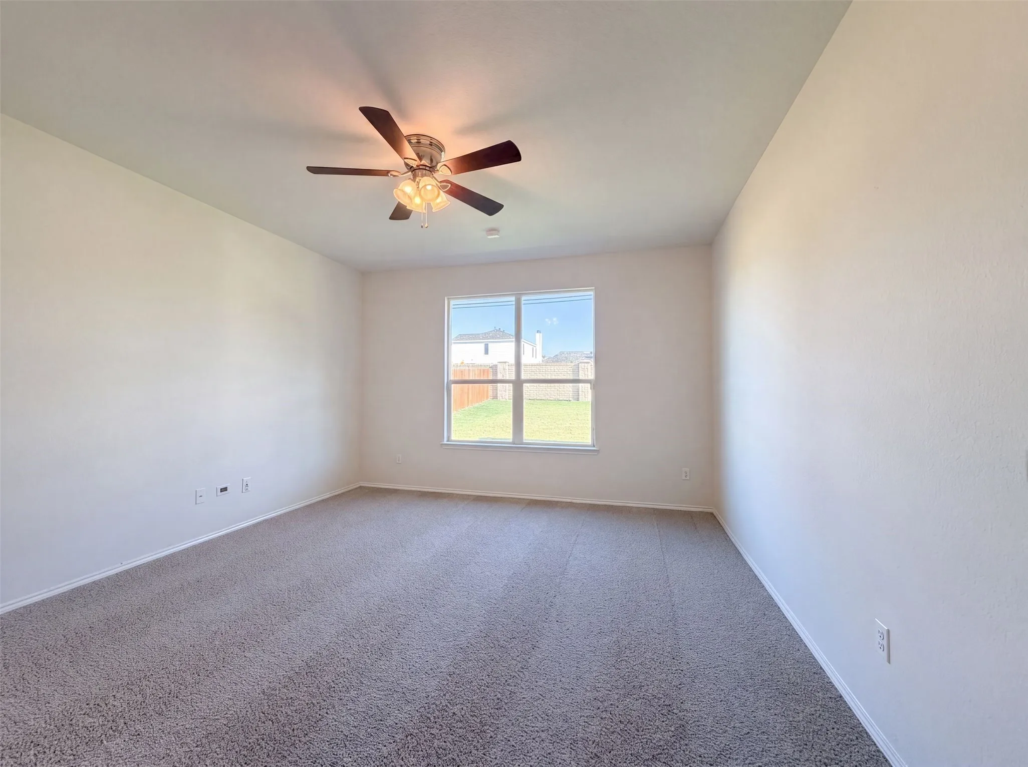 Single Family Residence For Sale in Tarrant County , 1411 Niagara Falls Court, Arlington, Texas 76002, 5 Bedroom, 3 Bathroom, 2 Garage spaces, 2,612 Sqft, built in 2012, mls#21344535, Real Estate Agent in Arlington, Homes For Sale in Tarrant county, Homes For Sale in Arlington, Realtor in Arlington Texas, Real Estate Brokerage Independent Realty Texas, Luminita Cordes Realtor