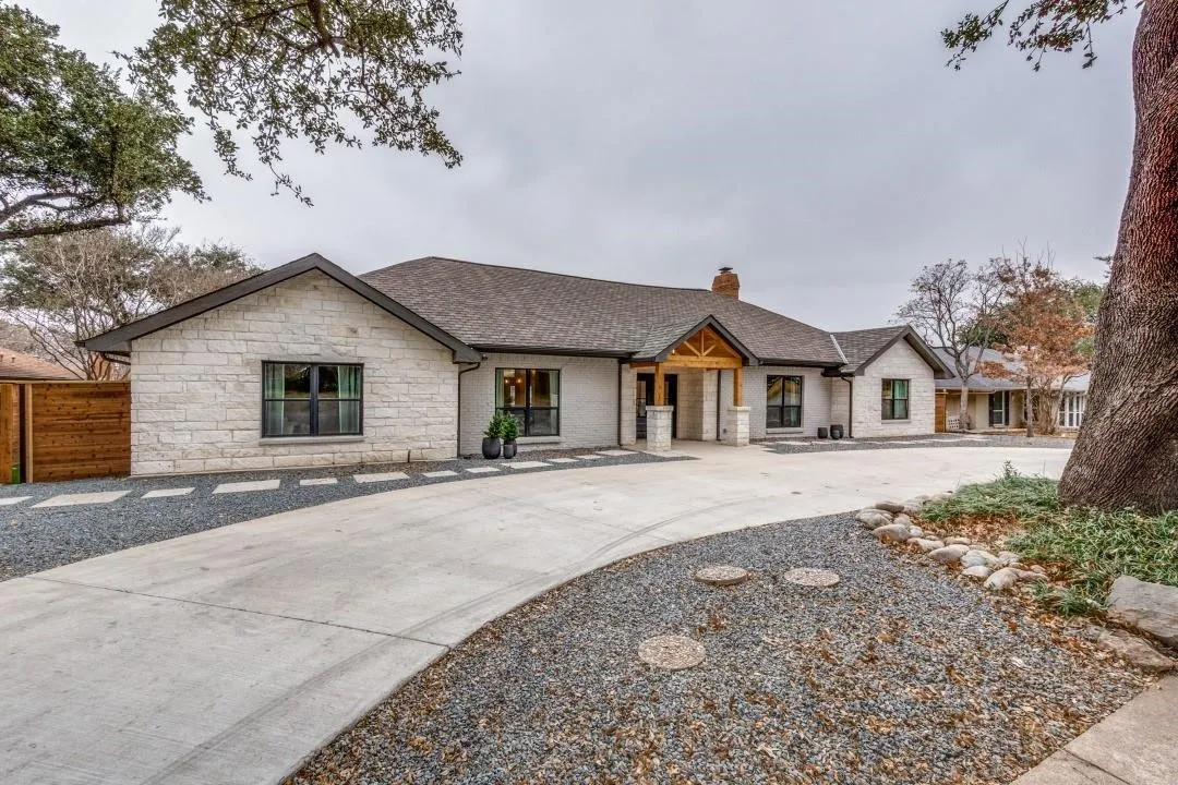Single Family Residence For Rent in Dallas County , 7115 Meadow Road, Dallas, Texas 75230, 5 Bedroom, 5 Bathroom, 3 Garage spaces, 4,535 Sqft, built in 1971, mls#21349936, Real Estate Agent in Dallas, Homes For Rent in Dallas county, Homes For Rent in Dallas, Realtor in Dallas Texas, Real Estate Brokerage Independent Realty Texas, Luminita Cordes Realtor