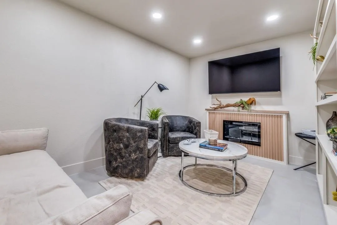 Single Family Residence For Rent in Dallas County , 7115 Meadow Road, Dallas, Texas 75230, 5 Bedroom, 5 Bathroom, 3 Garage spaces, 4,535 Sqft, built in 1971, mls#21349936, Real Estate Agent in Dallas, Homes For Rent in Dallas county, Homes For Rent in Dallas, Realtor in Dallas Texas, Real Estate Brokerage Independent Realty Texas, Luminita Cordes Realtor