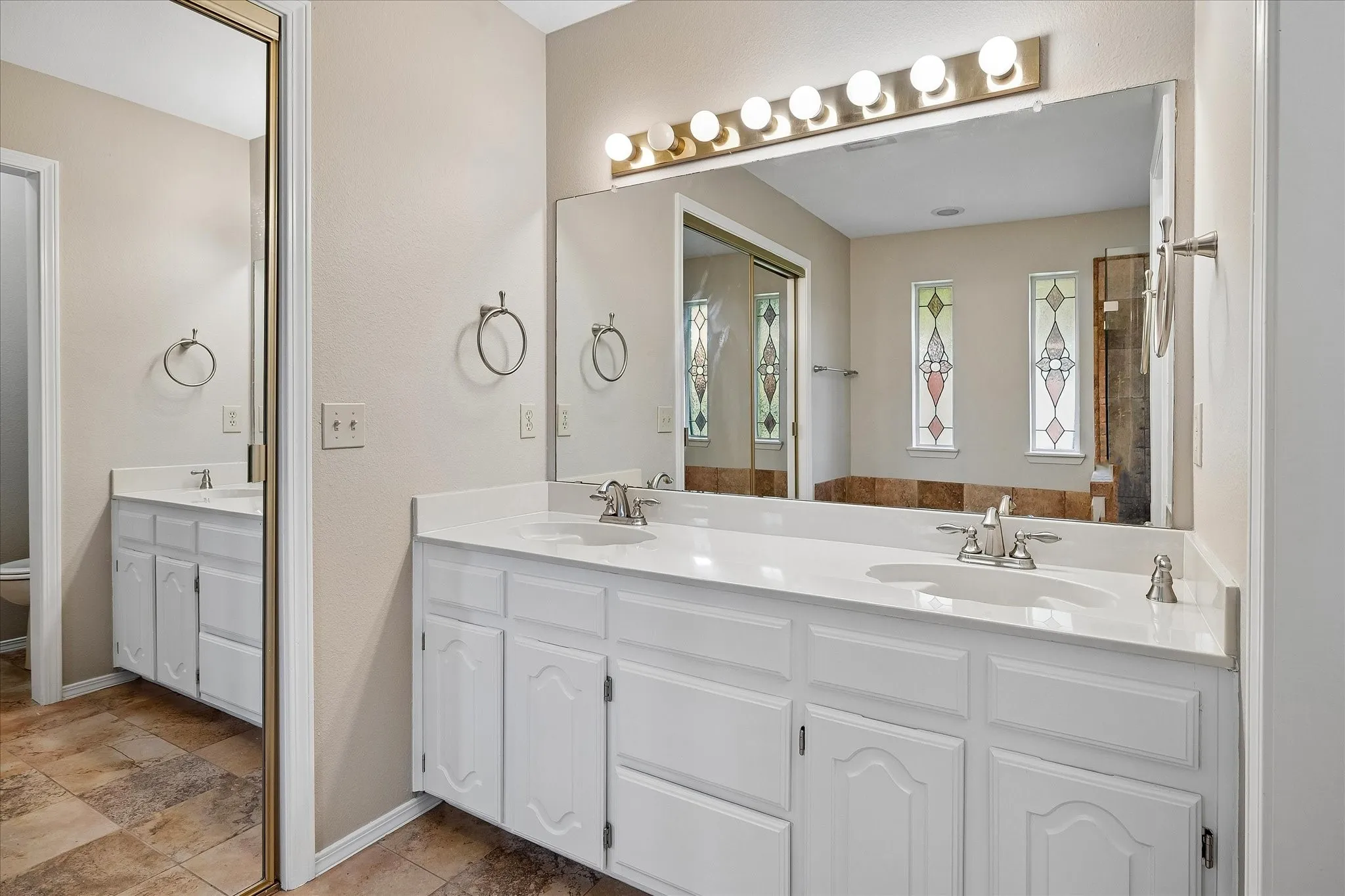 Single Family Residence For Rent in Denton County , 2201 Pendleton Lane, Flower Mound, Texas 75028, 3 Bedroom, 2 Bathroom, 2 Garage spaces, 1,970 Sqft, built in 1986, mls#21342034, Real Estate Agent in Flower Mound, Homes For Rent in Denton county, Homes For Rent in Flower Mound, Realtor in Flower Mound Texas, Real Estate Brokerage Independent Realty Texas, Luminita Cordes Realtor