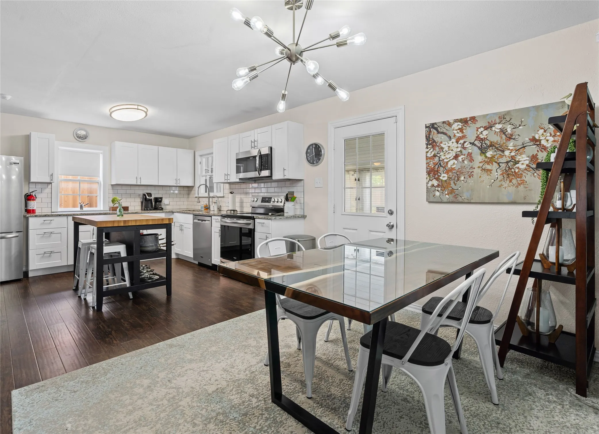 Single Family Residence For Sale in Tarrant County , 4204 Geddes Avenue, Fort Worth, Texas 76107, 3 Bedroom, 1 Bathroom, 2 Garage spaces, 1,416 Sqft, built in 1944, mls#21350101, Real Estate Agent in Fort Worth, Homes For Sale in Tarrant county, Homes For Sale in Fort Worth, Realtor in Fort Worth Texas, Real Estate Brokerage Independent Realty Texas, Luminita Cordes Realtor