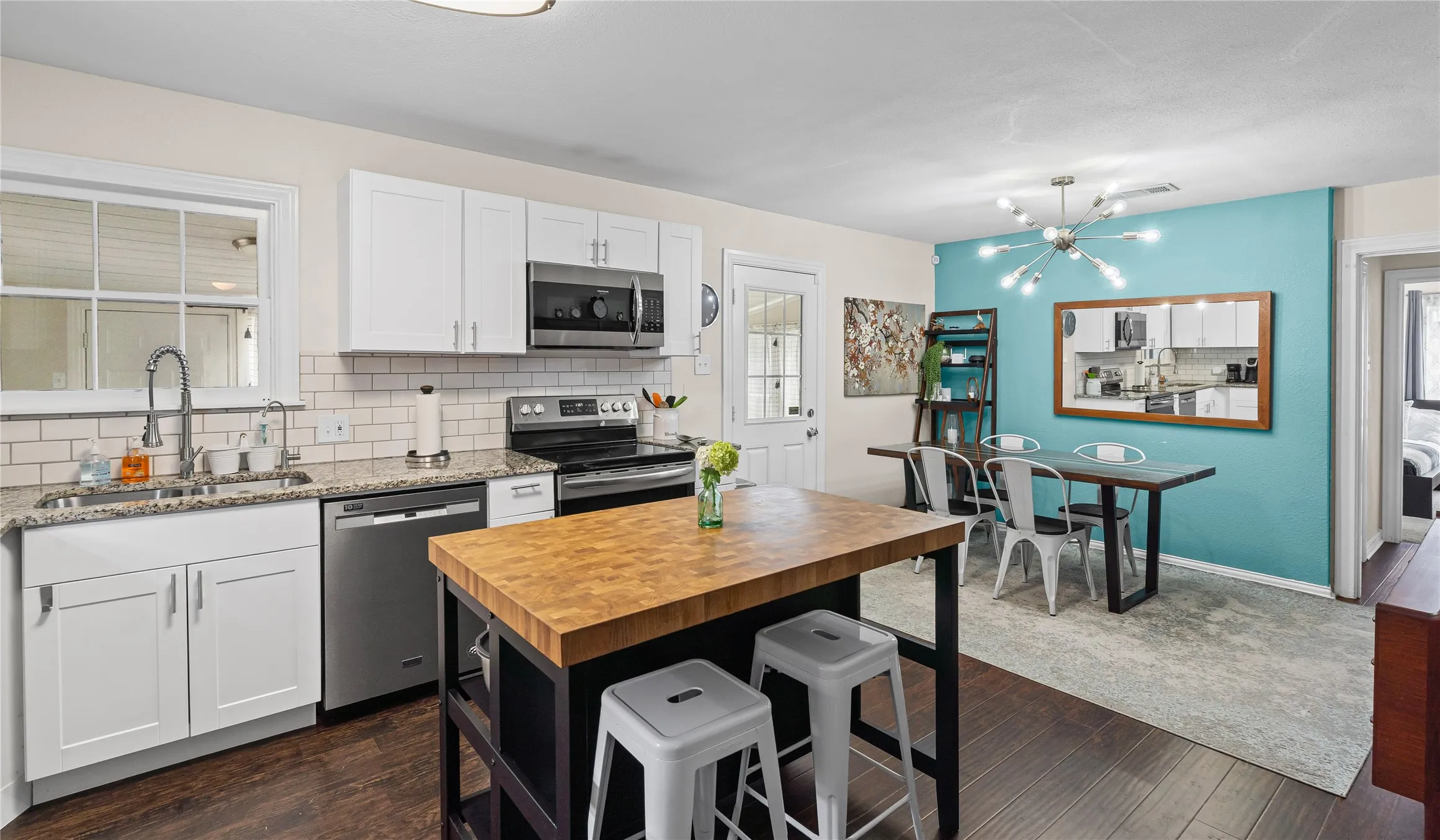 Single Family Residence For Sale in Tarrant County , 4204 Geddes Avenue, Fort Worth, Texas 76107, 3 Bedroom, 1 Bathroom, 2 Garage spaces, 1,416 Sqft, built in 1944, mls#21350101, Real Estate Agent in Fort Worth, Homes For Sale in Tarrant county, Homes For Sale in Fort Worth, Realtor in Fort Worth Texas, Real Estate Brokerage Independent Realty Texas, Luminita Cordes Realtor