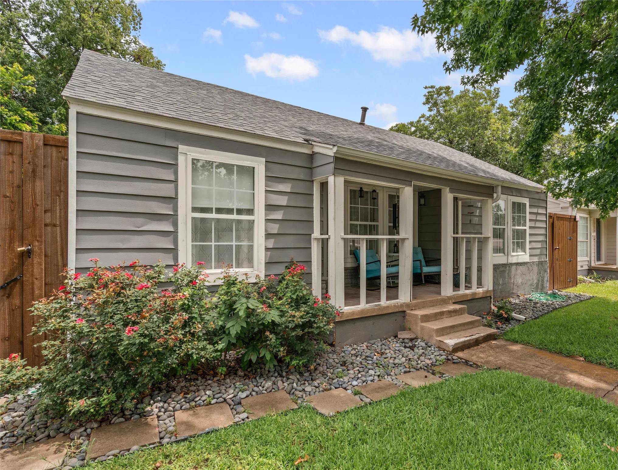Single Family Residence For Sale in Tarrant County , 4204 Geddes Avenue, Fort Worth, Texas 76107, 3 Bedroom, 1 Bathroom, 2 Garage spaces, 1,416 Sqft, built in 1944, mls#21350101, Real Estate Agent in Fort Worth, Homes For Sale in Tarrant county, Homes For Sale in Fort Worth, Realtor in Fort Worth Texas, Real Estate Brokerage Independent Realty Texas, Luminita Cordes Realtor