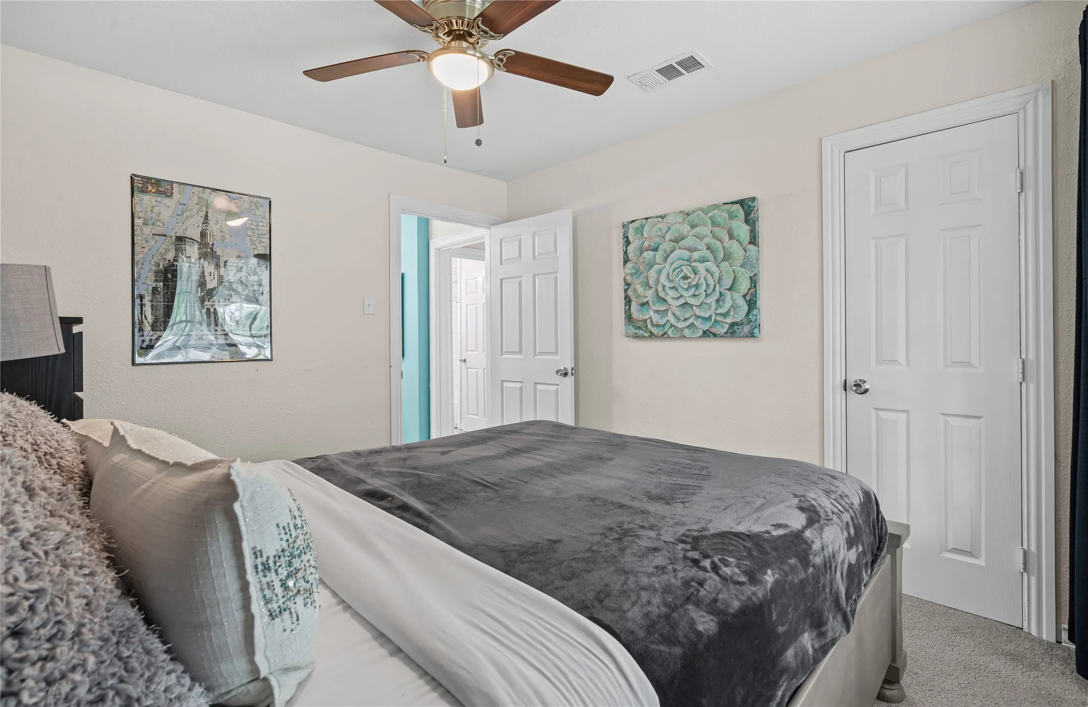 Single Family Residence For Sale in Tarrant County , 4204 Geddes Avenue, Fort Worth, Texas 76107, 3 Bedroom, 1 Bathroom, 2 Garage spaces, 1,416 Sqft, built in 1944, mls#21350101, Real Estate Agent in Fort Worth, Homes For Sale in Tarrant county, Homes For Sale in Fort Worth, Realtor in Fort Worth Texas, Real Estate Brokerage Independent Realty Texas, Luminita Cordes Realtor
