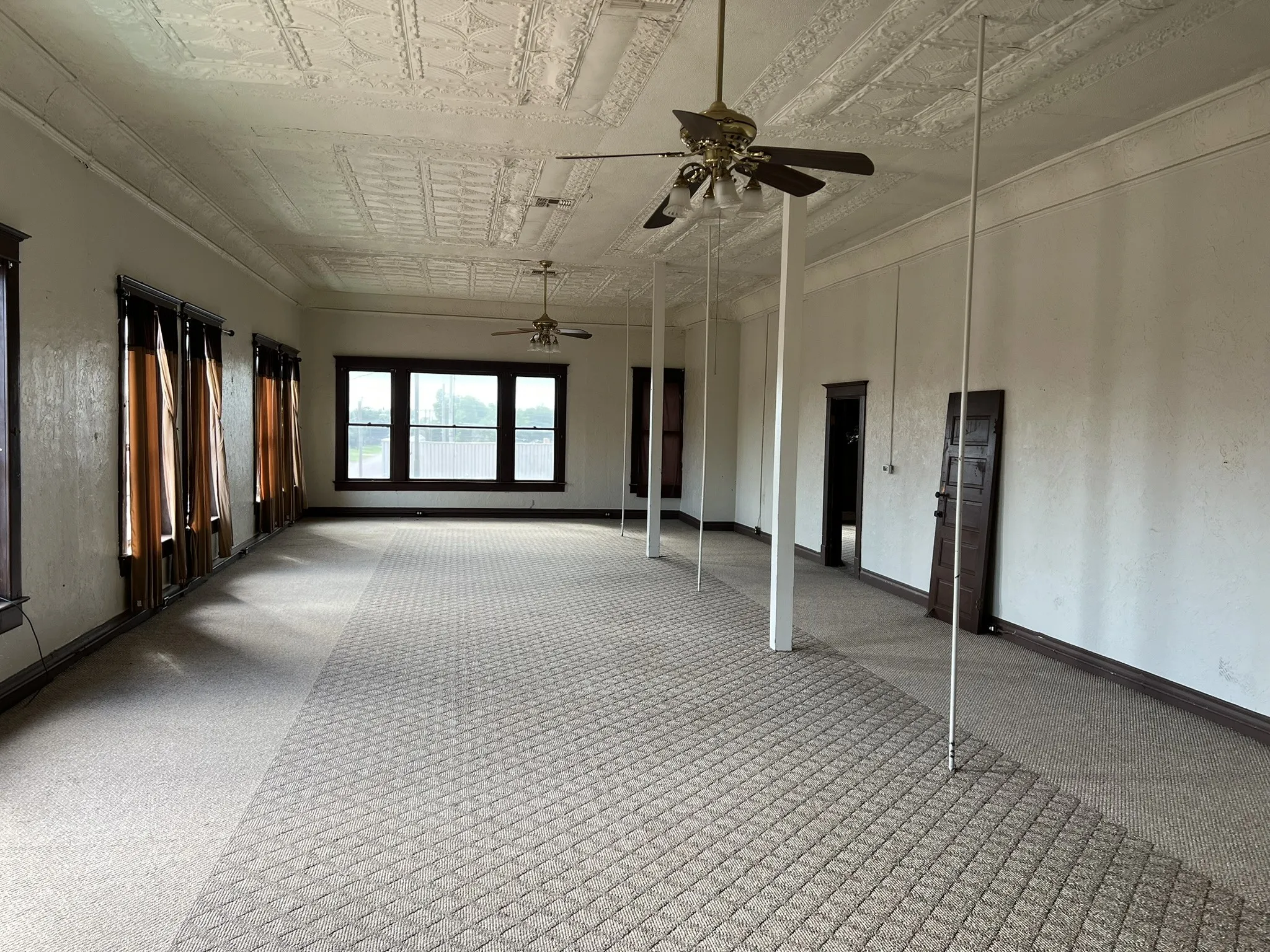 Retail For Sale in Childress County , 141 N Main Street, Childress, Texas 79201, 0, 0, Garage spaces, 0 Sqft, built in 1908, Price $485,000, mls#21350089, Real Estate Agent in Childress, Homes For Sale in Childress county, Homes For Sale in Childress, Realtor in Childress Texas, Real Estate Brokerage Independent Realty Texas, Luminita Cordes Realtor
