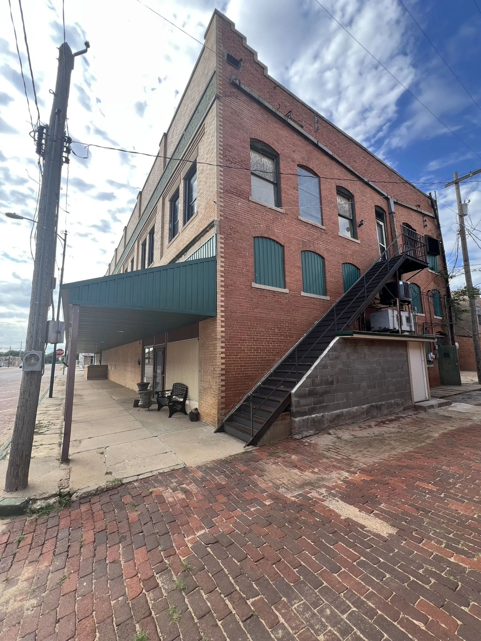 Retail For Sale in Childress County , 141 N Main Street, Childress, Texas 79201, 0, 0, Garage spaces, 0 Sqft, built in 1908, Price $485,000, mls#21350089, Real Estate Agent in Childress, Homes For Sale in Childress county, Homes For Sale in Childress, Realtor in Childress Texas, Real Estate Brokerage Independent Realty Texas, Luminita Cordes Realtor
