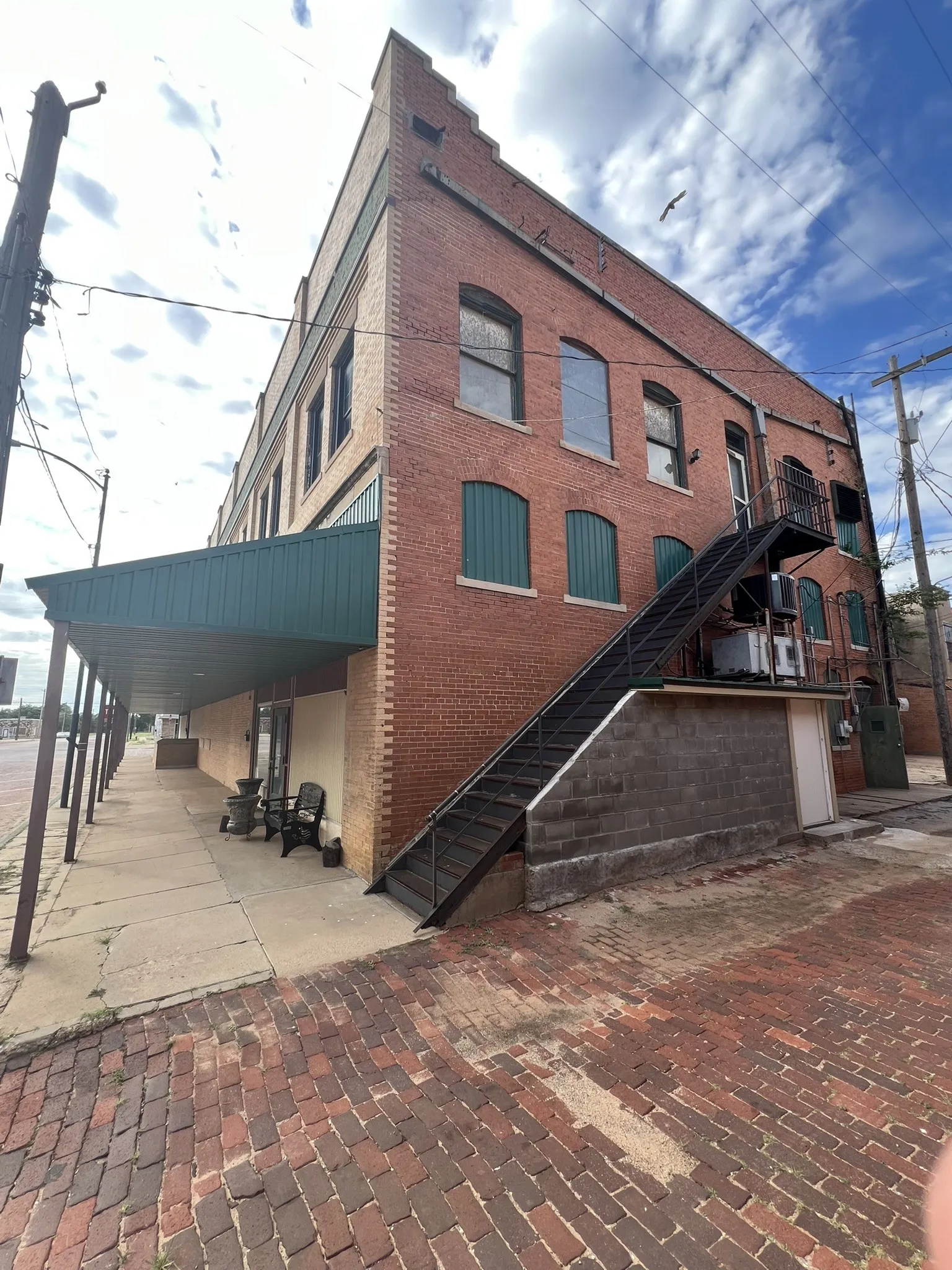 Retail For Sale in Childress County , 141 N Main Street, Childress, Texas 79201, 0, 0, Garage spaces, 0 Sqft, built in 1908, Price $485,000, mls#21350089, Real Estate Agent in Childress, Homes For Sale in Childress county, Homes For Sale in Childress, Realtor in Childress Texas, Real Estate Brokerage Independent Realty Texas, Luminita Cordes Realtor