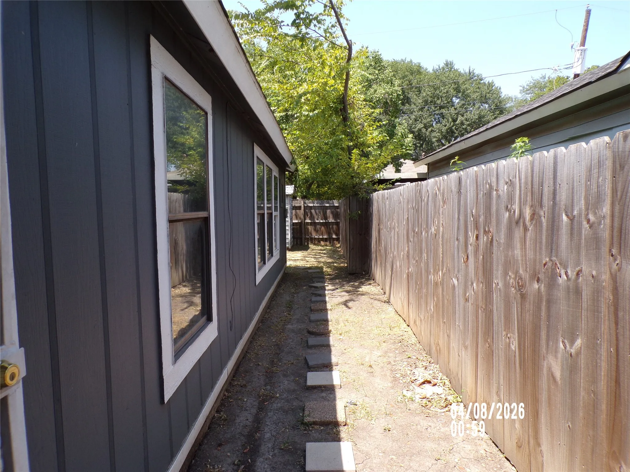 Single Family Residence For Sale in Dallas County , 10327 WHITINGHAM Drive, Dallas, Texas 75227, 3 Bedrooms, 2 Bathrooms, Garage spaces, 1,104 Sqft, built in 1985, Price $215,000, mls#21349724, Real Estate Agent in Dallas, Homes For Sale in Dallas county, Homes For Sale in Dallas, Realtor in Dallas Texas, Real Estate Brokerage Independent Realty Texas, Luminita Cordes Realtor