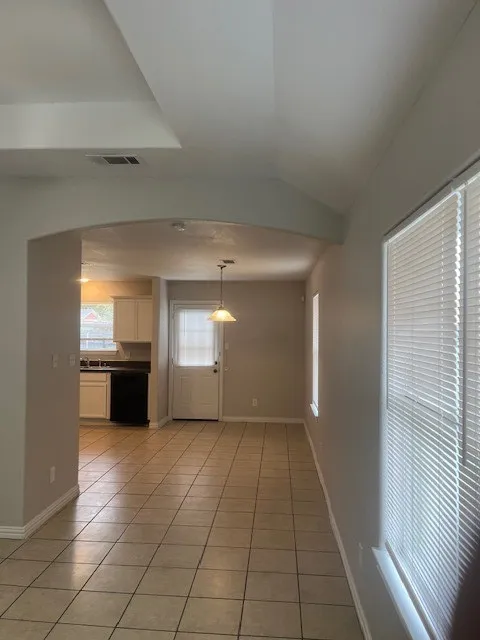 Single Family Residence For Rent in Dallas County , 811 Edd Road, Dallas, Texas 75253, 4 Bedroom, 2 Bathroom, 2 Garage spaces, 1,597 Sqft, built in 2005, mls#21349153, Real Estate Agent in Dallas, Homes For Rent in Dallas county, Homes For Rent in Dallas, Realtor in Dallas Texas, Real Estate Brokerage Independent Realty Texas, Luminita Cordes Realtor