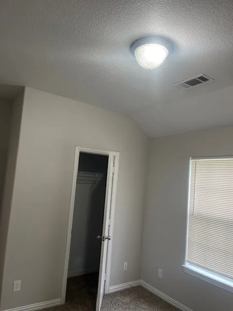Single Family Residence For Rent in Dallas County , 811 Edd Road, Dallas, Texas 75253, 4 Bedroom, 2 Bathroom, 2 Garage spaces, 1,597 Sqft, built in 2005, mls#21349153, Real Estate Agent in Dallas, Homes For Rent in Dallas county, Homes For Rent in Dallas, Realtor in Dallas Texas, Real Estate Brokerage Independent Realty Texas, Luminita Cordes Realtor