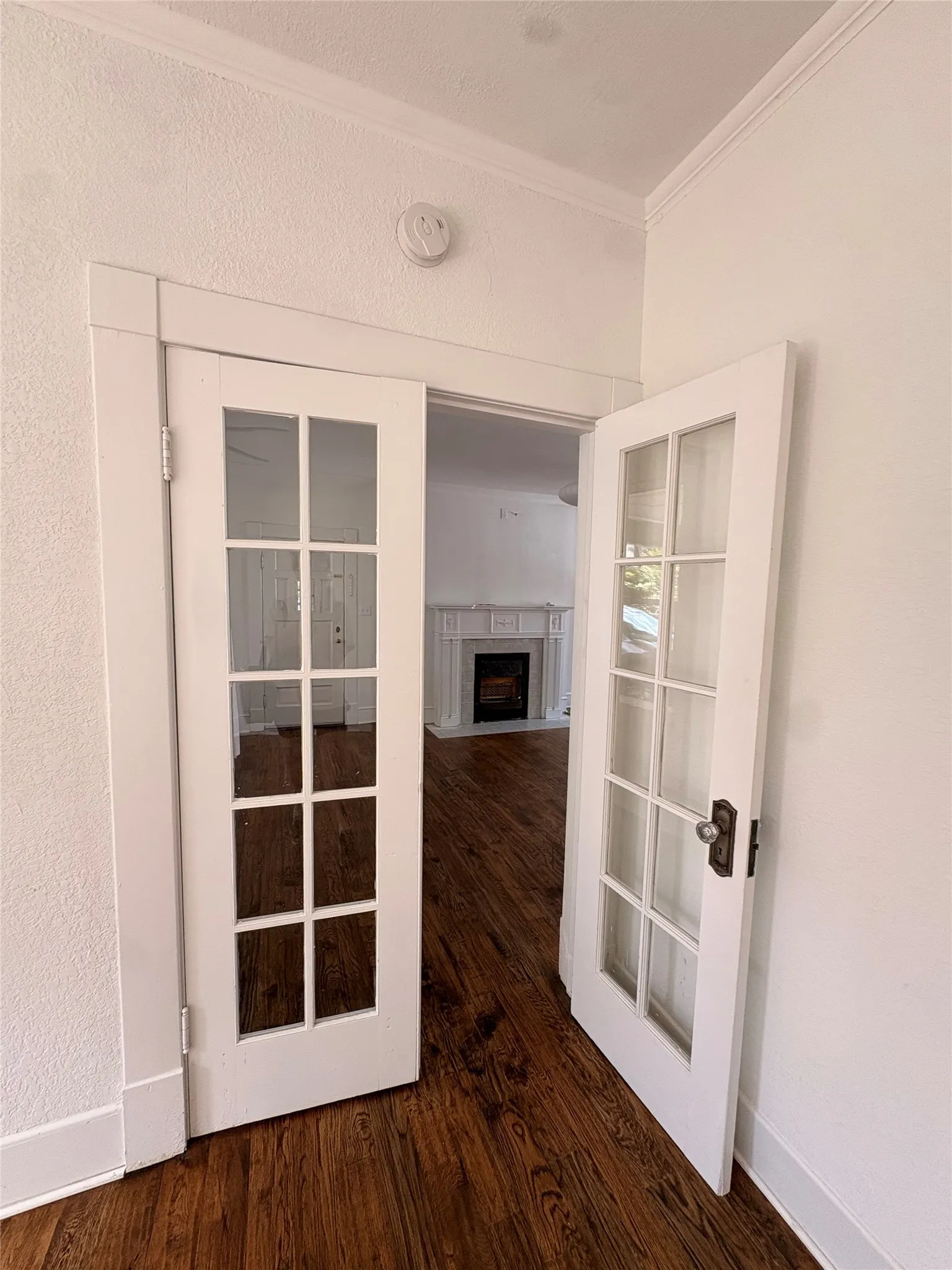 Single Family Residence For Rent in Mc Lennan County , 2626 Morrow Avenue, Waco, Texas 76707, 3 Bedroom, 2 Bathroom, 2 Garage spaces, 1,576 Sqft, built in 1928, mls#21350056, Real Estate Agent in Waco, Homes For Rent in Mc Lennan county, Homes For Rent in Waco, Realtor in Waco Texas, Real Estate Brokerage Independent Realty Texas, Luminita Cordes Realtor