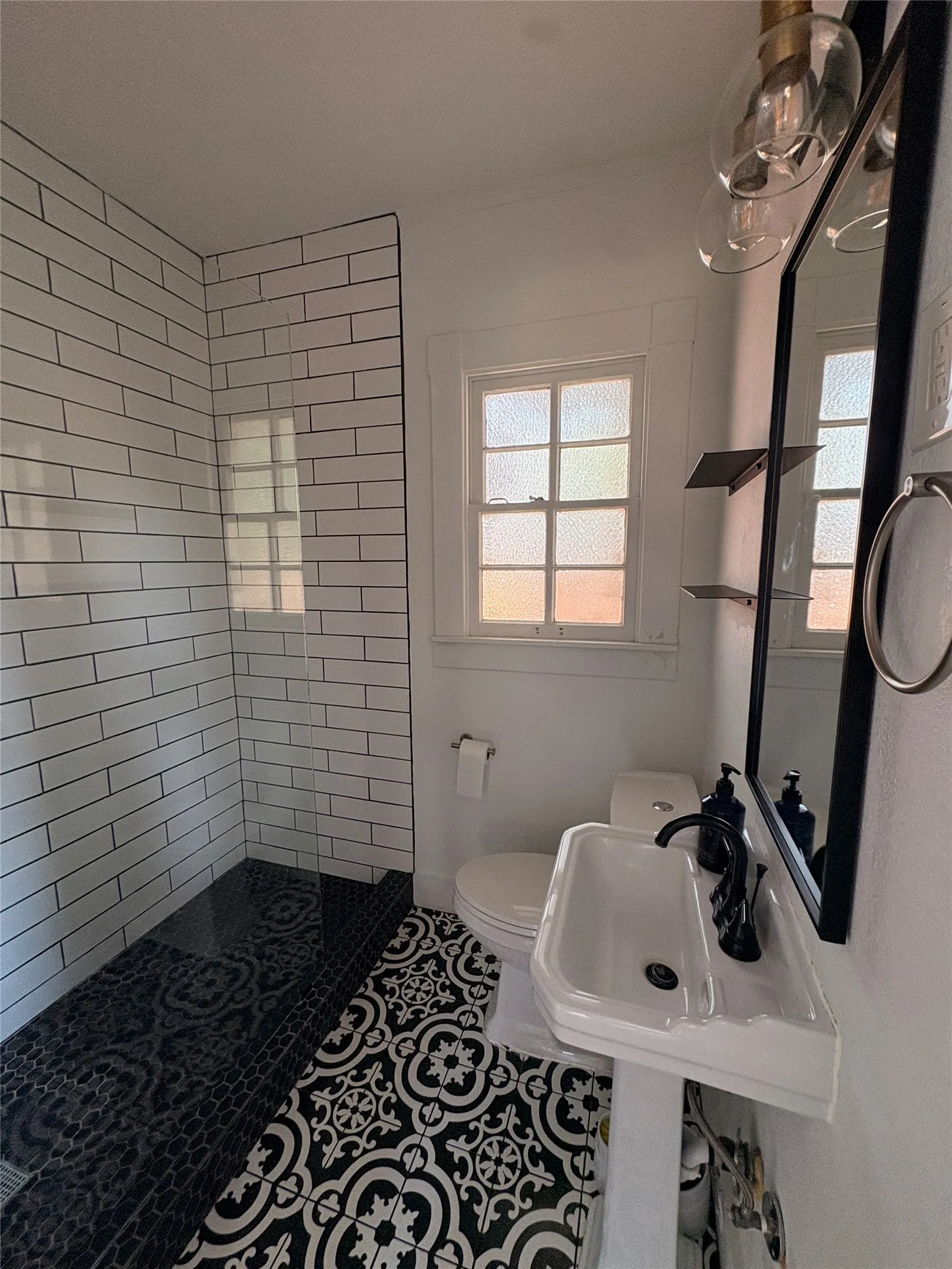 Single Family Residence For Rent in Mc Lennan County , 2626 Morrow Avenue, Waco, Texas 76707, 3 Bedroom, 2 Bathroom, 2 Garage spaces, 1,576 Sqft, built in 1928, mls#21350056, Real Estate Agent in Waco, Homes For Rent in Mc Lennan county, Homes For Rent in Waco, Realtor in Waco Texas, Real Estate Brokerage Independent Realty Texas, Luminita Cordes Realtor