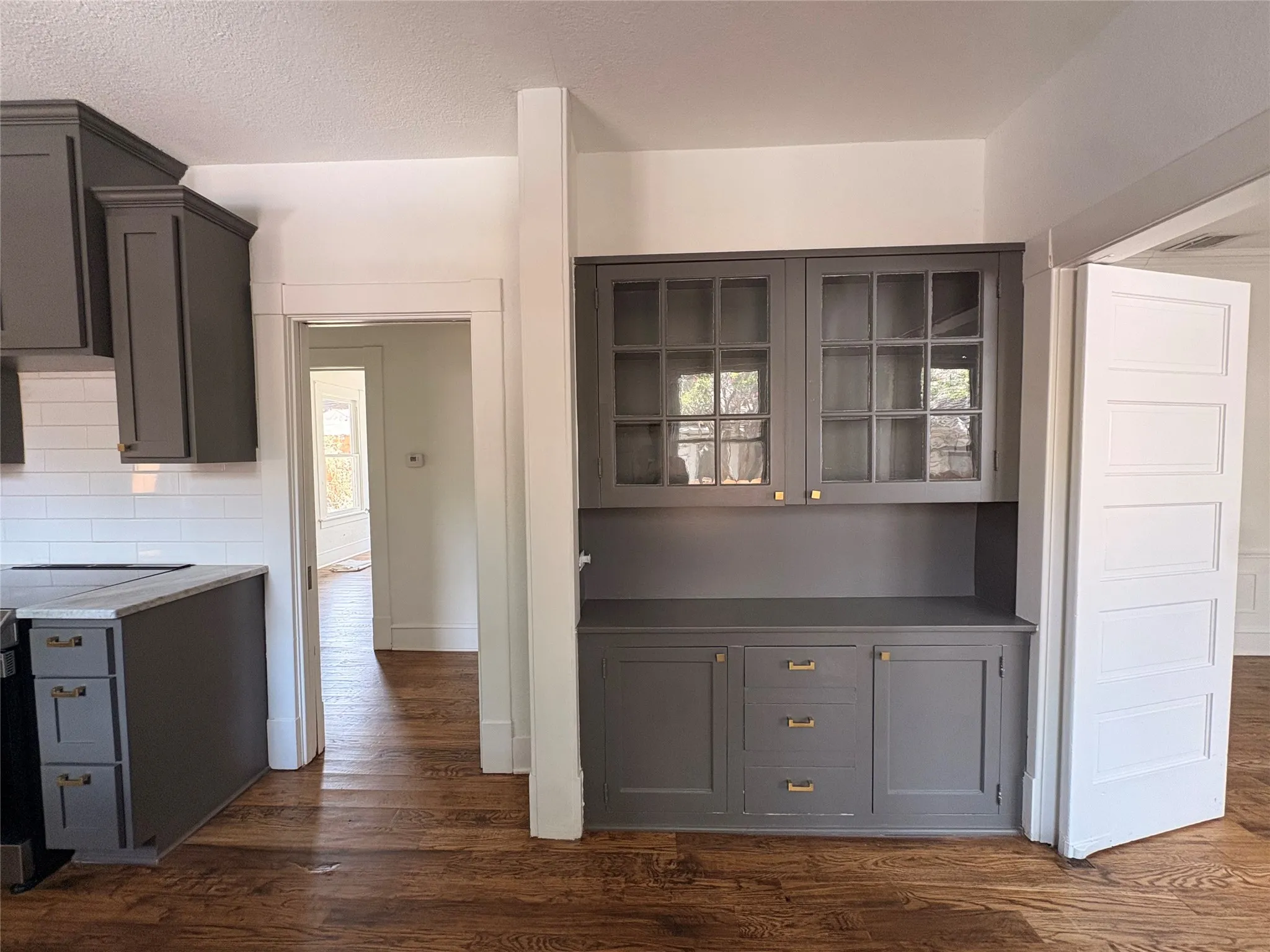 Single Family Residence For Rent in Mc Lennan County , 2626 Morrow Avenue, Waco, Texas 76707, 3 Bedroom, 2 Bathroom, 2 Garage spaces, 1,576 Sqft, built in 1928, mls#21350056, Real Estate Agent in Waco, Homes For Rent in Mc Lennan county, Homes For Rent in Waco, Realtor in Waco Texas, Real Estate Brokerage Independent Realty Texas, Luminita Cordes Realtor