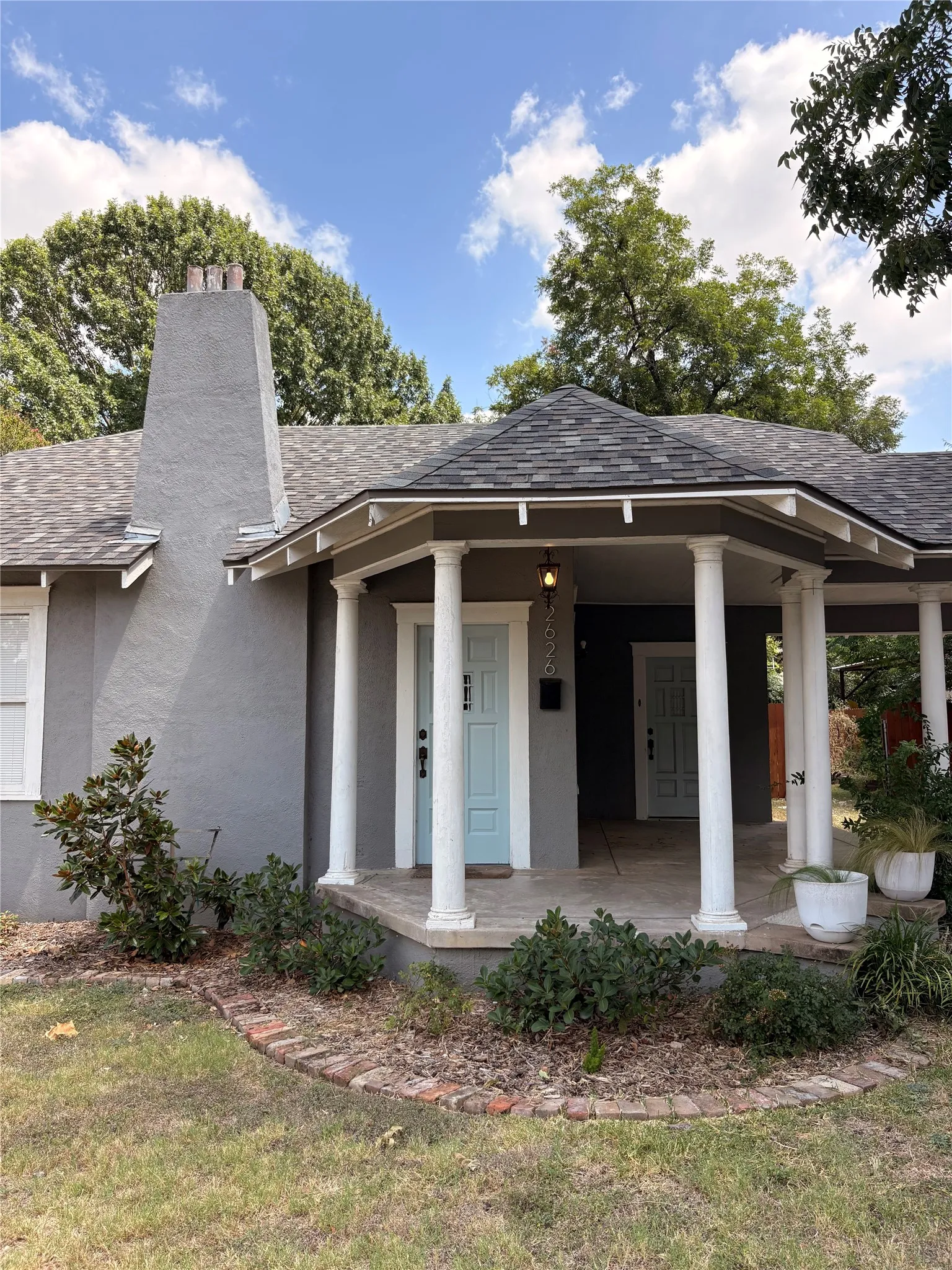Single Family Residence For Rent in Mc Lennan County , 2626 Morrow Avenue, Waco, Texas 76707, 3 Bedroom, 2 Bathroom, 2 Garage spaces, 1,576 Sqft, built in 1928, mls#21350056, Real Estate Agent in Waco, Homes For Rent in Mc Lennan county, Homes For Rent in Waco, Realtor in Waco Texas, Real Estate Brokerage Independent Realty Texas, Luminita Cordes Realtor