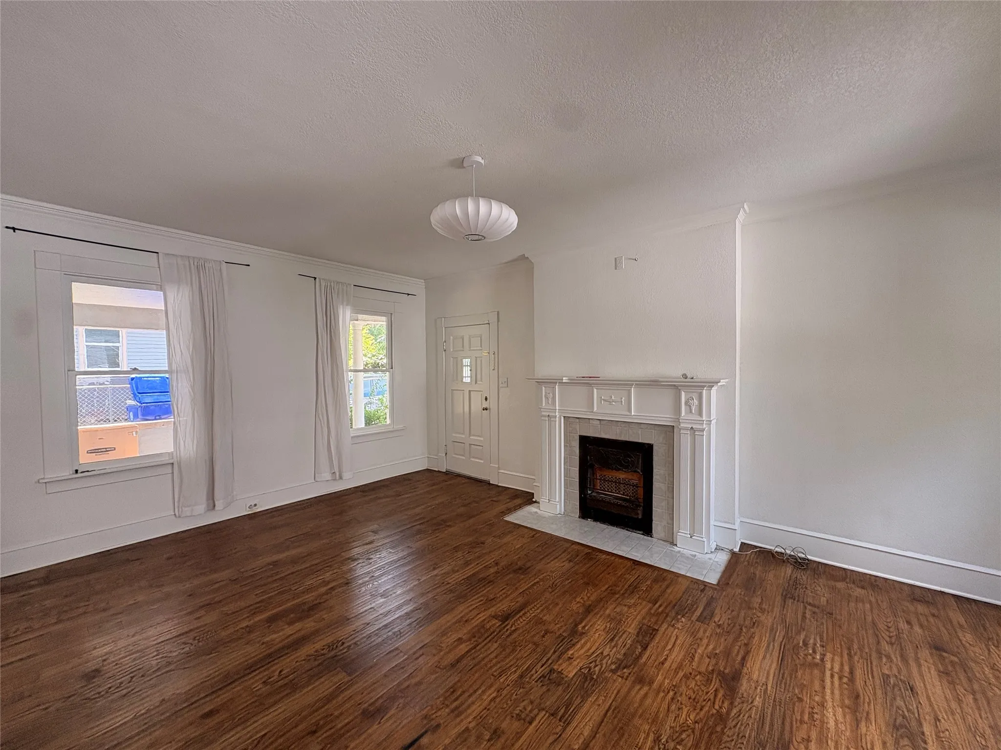 Single Family Residence For Rent in Mc Lennan County , 2626 Morrow Avenue, Waco, Texas 76707, 3 Bedroom, 2 Bathroom, 2 Garage spaces, 1,576 Sqft, built in 1928, mls#21350056, Real Estate Agent in Waco, Homes For Rent in Mc Lennan county, Homes For Rent in Waco, Realtor in Waco Texas, Real Estate Brokerage Independent Realty Texas, Luminita Cordes Realtor