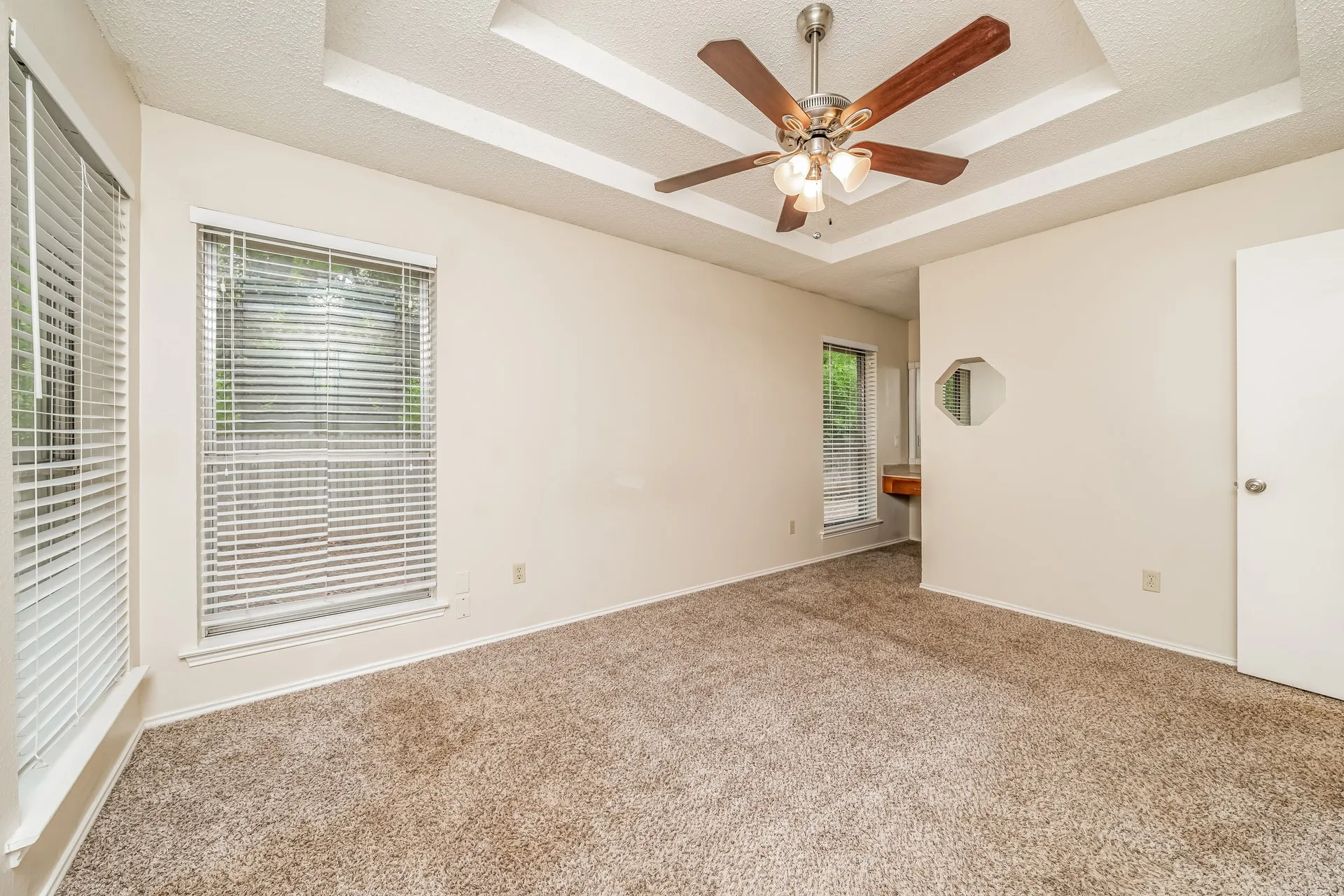 Single Family Residence For Rent in Tarrant County , 5624 Lordsburg Trail, Arlington, Texas 76017, 3 Bedroom, 2 Bathroom, 1 Garage spaces, 1,624 Sqft, built in 1984, mls#21350144, Real Estate Agent in Arlington, Homes For Rent in Tarrant county, Homes For Rent in Arlington, Realtor in Arlington Texas, Real Estate Brokerage Independent Realty Texas, Luminita Cordes Realtor