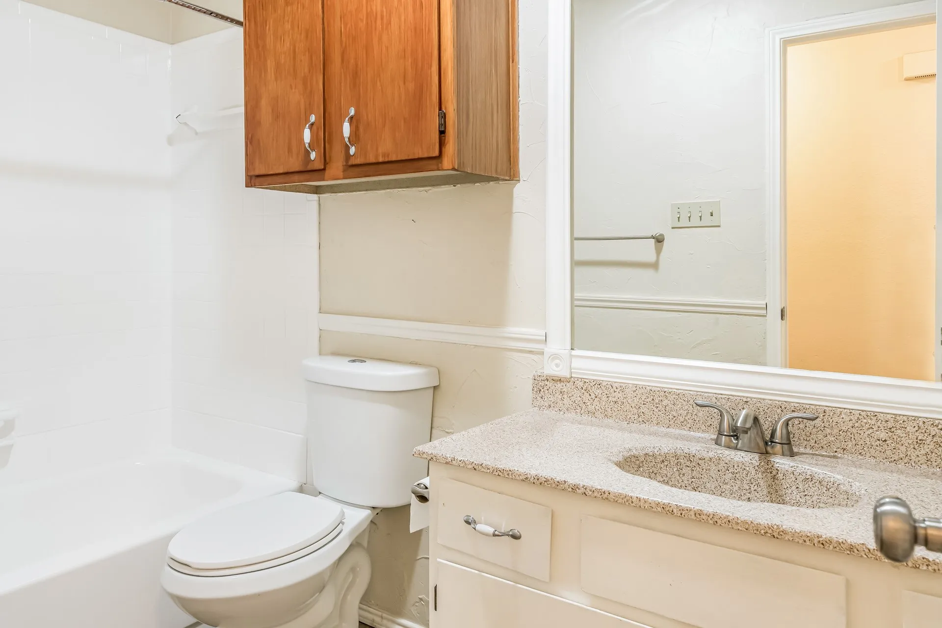 Single Family Residence For Rent in Tarrant County , 5624 Lordsburg Trail, Arlington, Texas 76017, 3 Bedroom, 2 Bathroom, 1 Garage spaces, 1,624 Sqft, built in 1984, mls#21350144, Real Estate Agent in Arlington, Homes For Rent in Tarrant county, Homes For Rent in Arlington, Realtor in Arlington Texas, Real Estate Brokerage Independent Realty Texas, Luminita Cordes Realtor