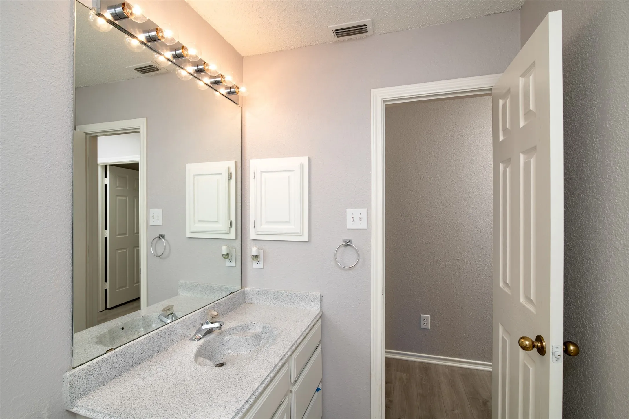 Single Family Residence For Rent in Collin County , 1329 Maywood Court, Plano, Texas 75023, 3 Bedroom, 2 Bathroom, 2 Garage spaces, 1,501 Sqft, built in 1990, mls#21342363, Real Estate Agent in Plano, Homes For Rent in Collin county, Homes For Rent in Plano, Realtor in Plano Texas, Real Estate Brokerage Independent Realty Texas, Luminita Cordes Realtor