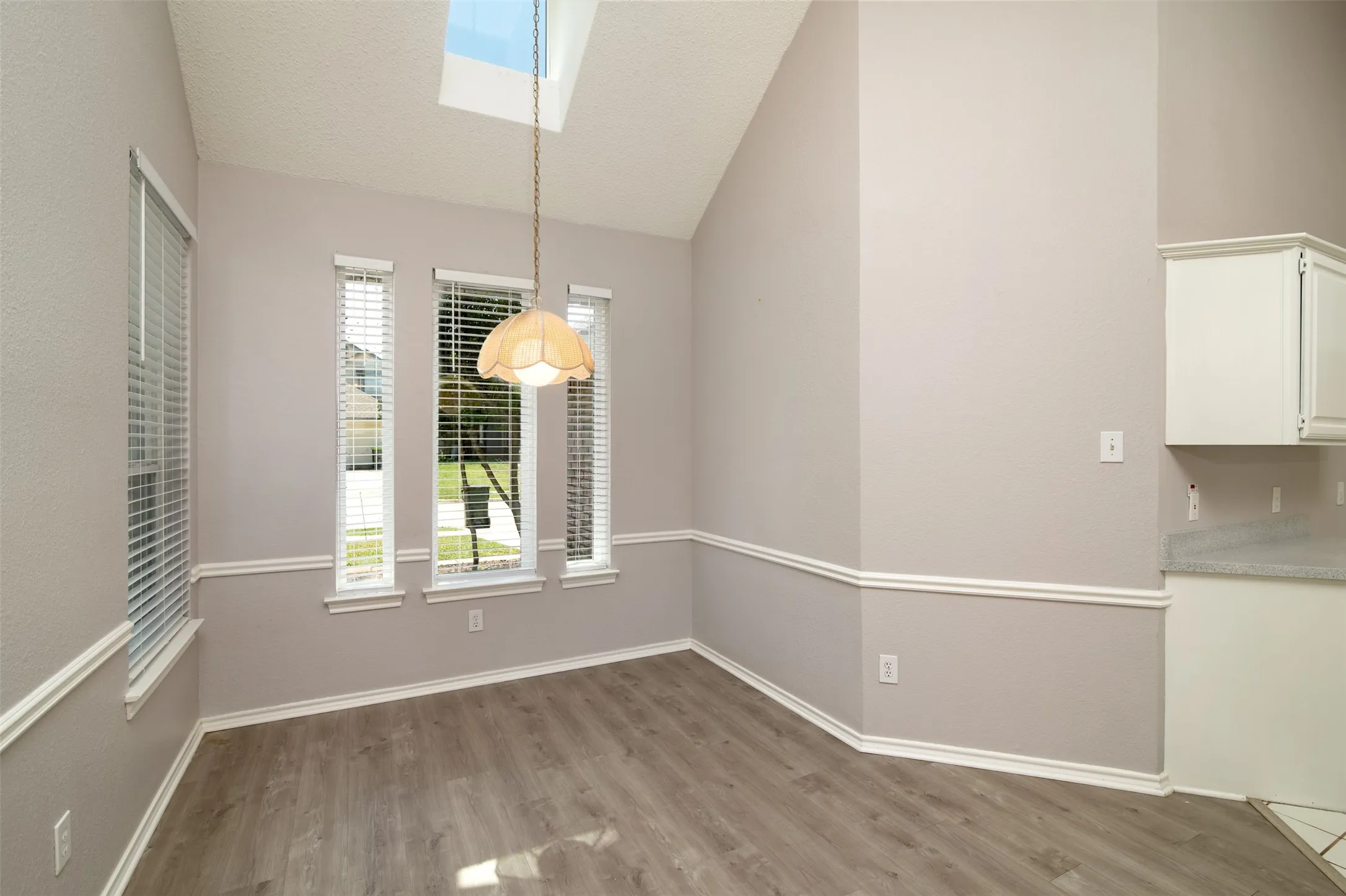 Single Family Residence For Rent in Collin County , 1329 Maywood Court, Plano, Texas 75023, 3 Bedroom, 2 Bathroom, 2 Garage spaces, 1,501 Sqft, built in 1990, mls#21342363, Real Estate Agent in Plano, Homes For Rent in Collin county, Homes For Rent in Plano, Realtor in Plano Texas, Real Estate Brokerage Independent Realty Texas, Luminita Cordes Realtor