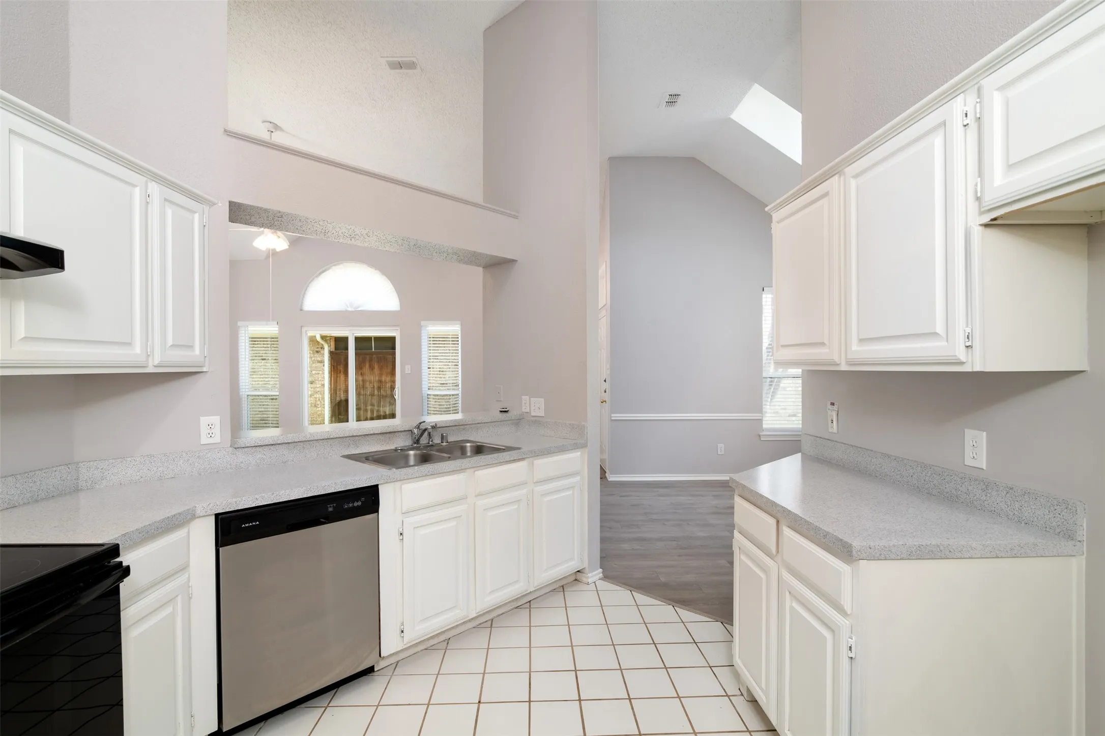 Single Family Residence For Rent in Collin County , 1329 Maywood Court, Plano, Texas 75023, 3 Bedroom, 2 Bathroom, 2 Garage spaces, 1,501 Sqft, built in 1990, mls#21342363, Real Estate Agent in Plano, Homes For Rent in Collin county, Homes For Rent in Plano, Realtor in Plano Texas, Real Estate Brokerage Independent Realty Texas, Luminita Cordes Realtor