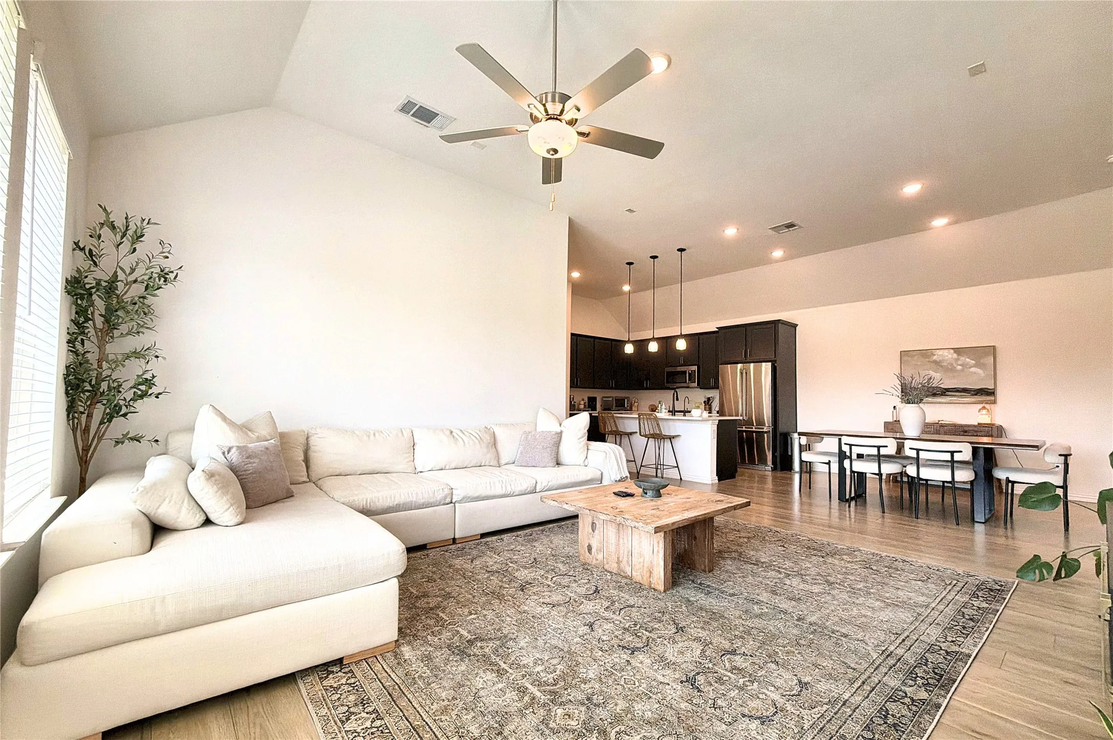 Single Family Residence For Sale in Dallas County , 1314 Broadview Drive, Garland, Texas 75042, 3 Bedroom, 2 Bathroom, 2 Garage spaces, 1,723 Sqft, built in 2023, mls#21350127, Real Estate Agent in Garland, Homes For Sale in Dallas county, Homes For Sale in Garland, Realtor in Garland Texas, Real Estate Brokerage Independent Realty Texas, Luminita Cordes Realtor