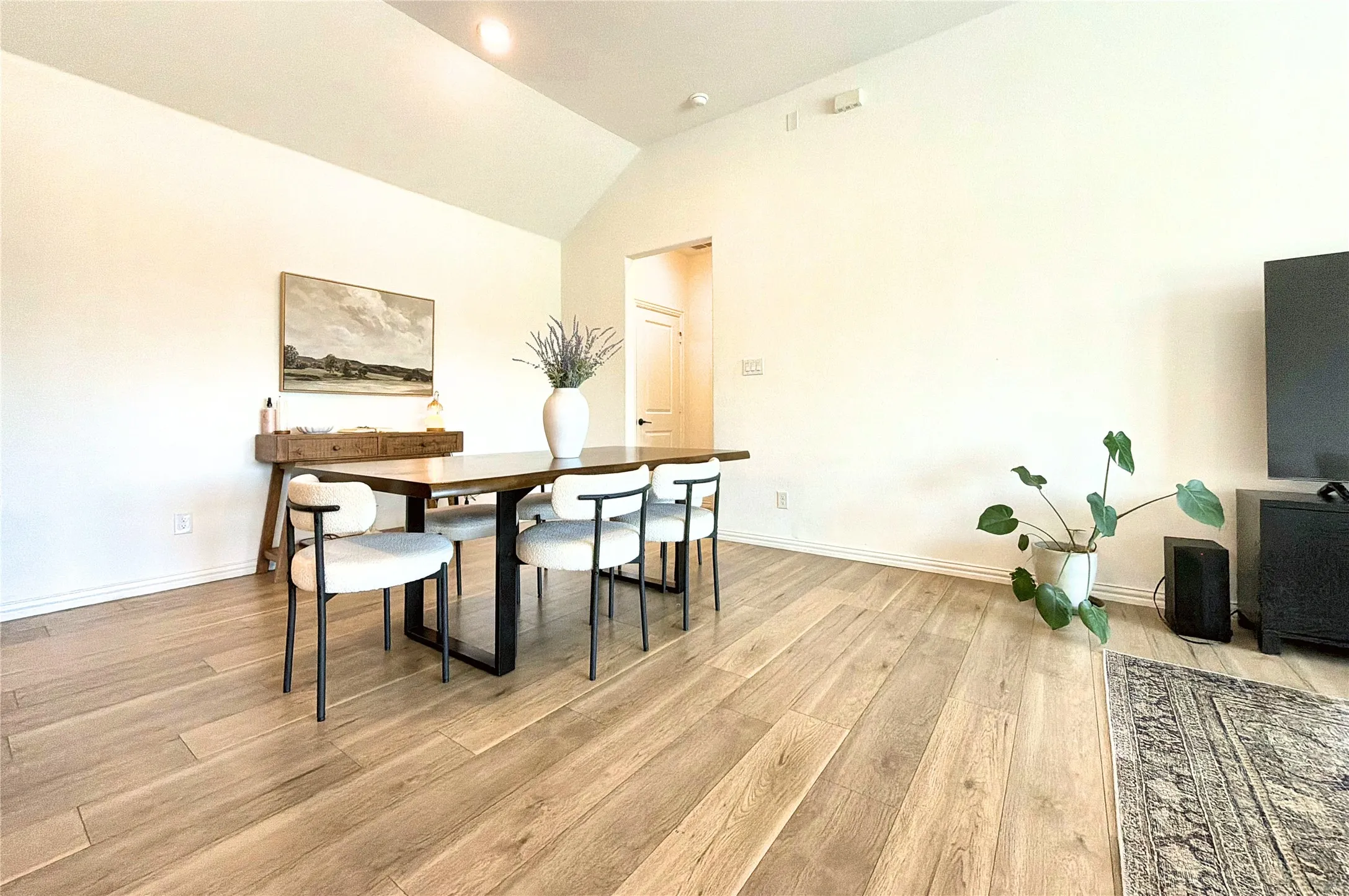 Single Family Residence For Sale in Dallas County , 1314 Broadview Drive, Garland, Texas 75042, 3 Bedroom, 2 Bathroom, 2 Garage spaces, 1,723 Sqft, built in 2023, mls#21350127, Real Estate Agent in Garland, Homes For Sale in Dallas county, Homes For Sale in Garland, Realtor in Garland Texas, Real Estate Brokerage Independent Realty Texas, Luminita Cordes Realtor