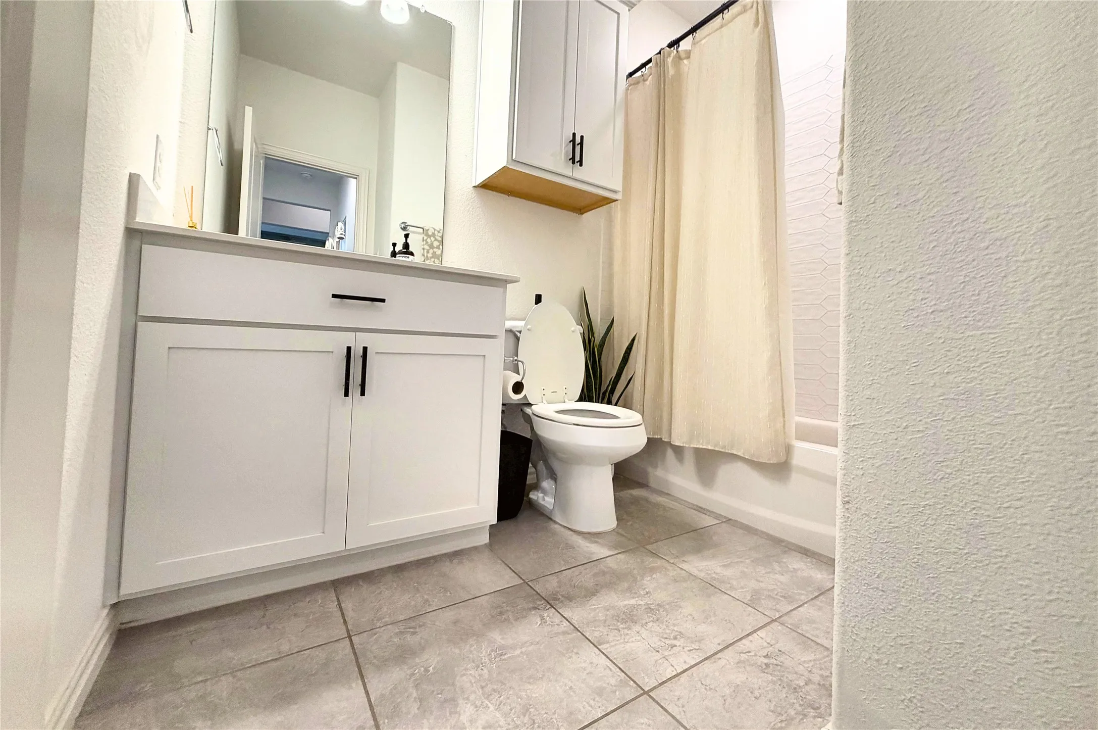 Single Family Residence For Sale in Dallas County , 1314 Broadview Drive, Garland, Texas 75042, 3 Bedroom, 2 Bathroom, 2 Garage spaces, 1,723 Sqft, built in 2023, mls#21350127, Real Estate Agent in Garland, Homes For Sale in Dallas county, Homes For Sale in Garland, Realtor in Garland Texas, Real Estate Brokerage Independent Realty Texas, Luminita Cordes Realtor