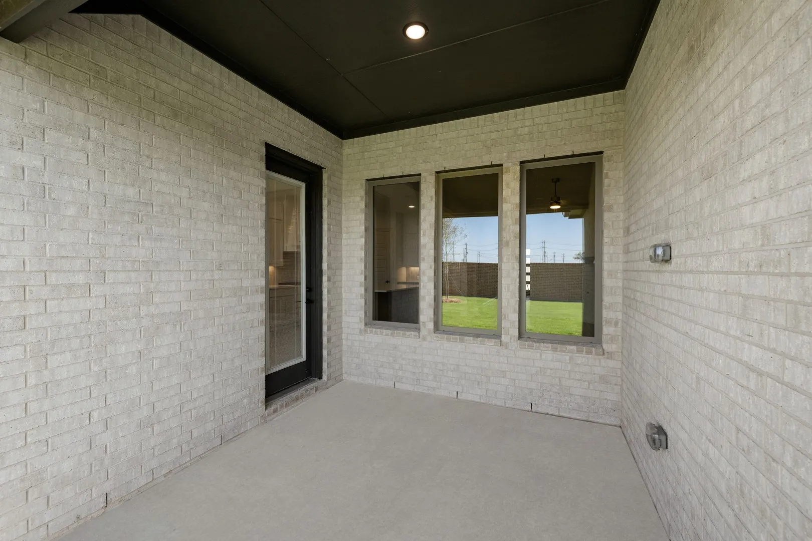 2115 Pennywell- Back-3