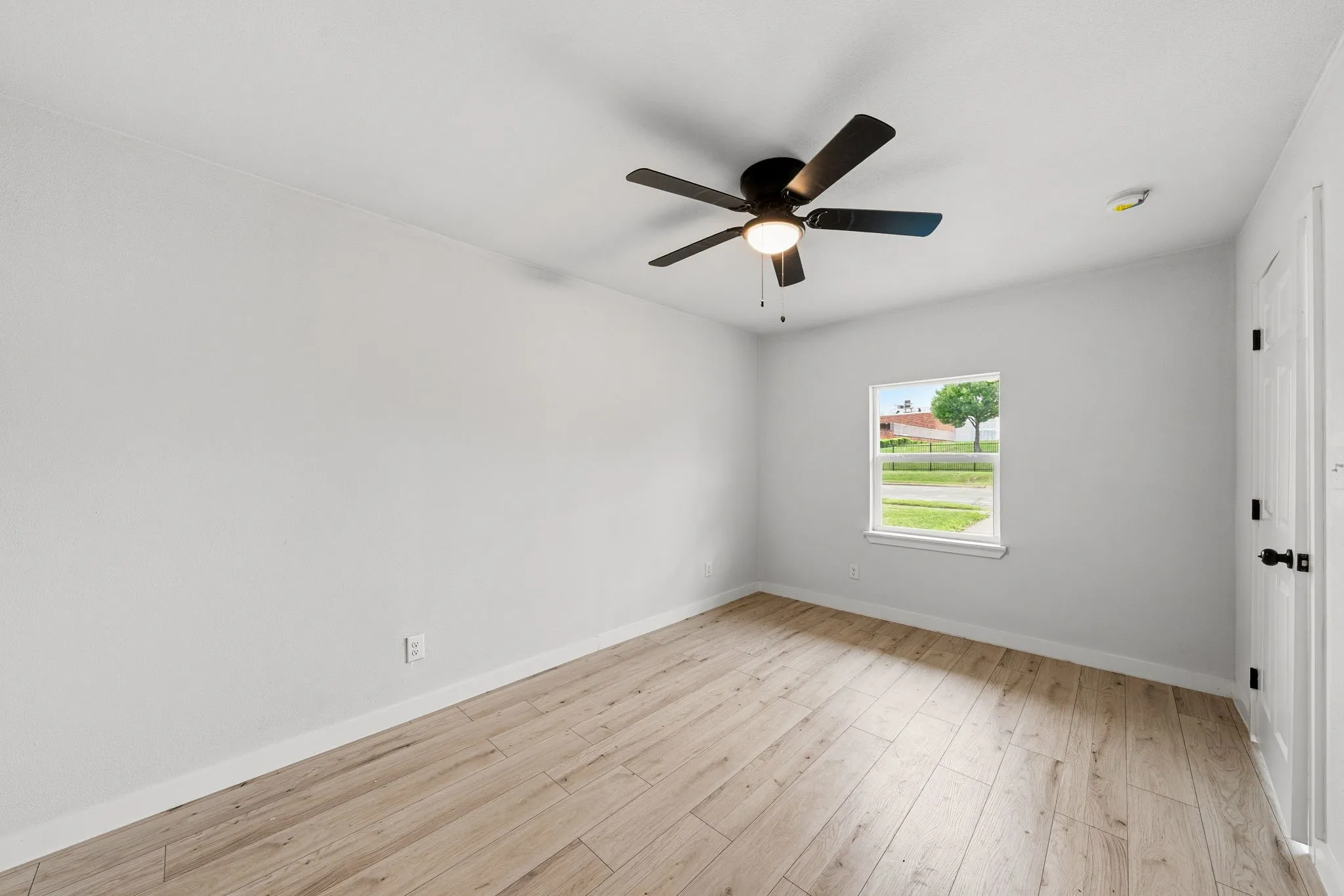 Single Family Residence For Sale in Dallas County , 3842 Soft Wind Drive, Dallas, Texas 75241, 4 Bedroom, 2 Bathroom, Garage spaces, 1,255 Sqft, built in 1963, mls#21349976, Real Estate Agent in Dallas, Homes For Sale in Dallas county, Homes For Sale in Dallas, Realtor in Dallas Texas, Real Estate Brokerage Independent Realty Texas, Luminita Cordes Realtor