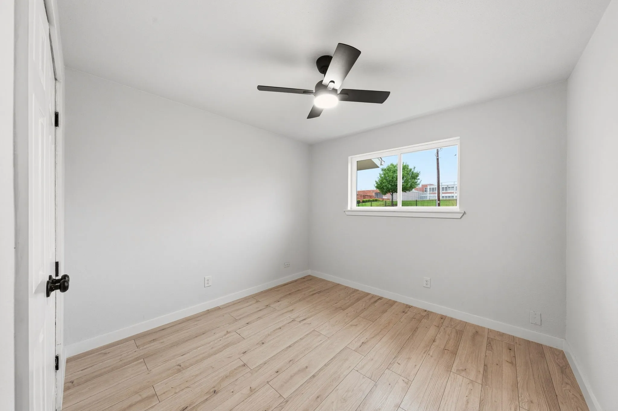 Single Family Residence For Sale in Dallas County , 3842 Soft Wind Drive, Dallas, Texas 75241, 4 Bedroom, 2 Bathroom, Garage spaces, 1,255 Sqft, built in 1963, mls#21349976, Real Estate Agent in Dallas, Homes For Sale in Dallas county, Homes For Sale in Dallas, Realtor in Dallas Texas, Real Estate Brokerage Independent Realty Texas, Luminita Cordes Realtor