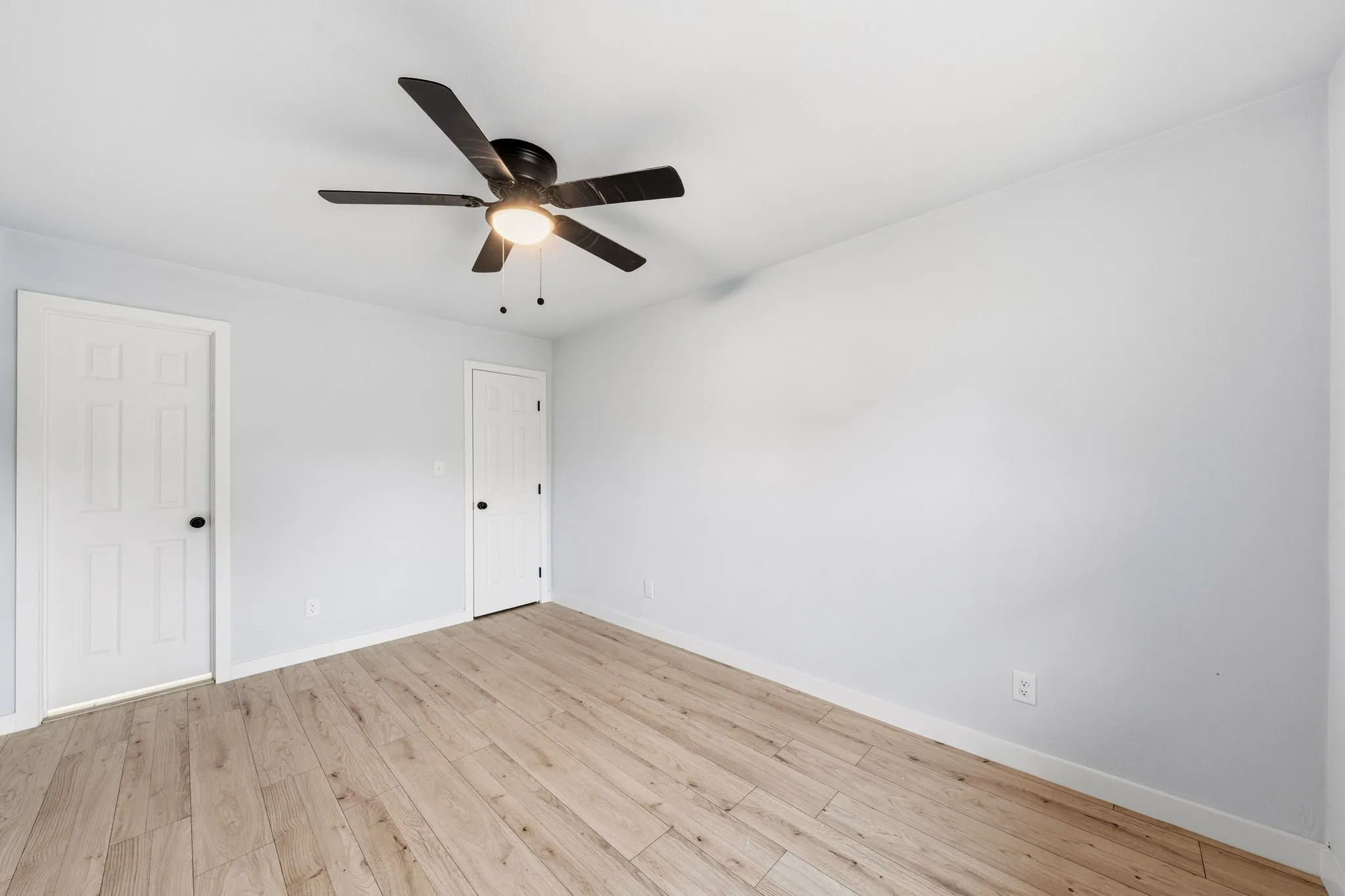 Single Family Residence For Sale in Dallas County , 3842 Soft Wind Drive, Dallas, Texas 75241, 4 Bedroom, 2 Bathroom, Garage spaces, 1,255 Sqft, built in 1963, mls#21349976, Real Estate Agent in Dallas, Homes For Sale in Dallas county, Homes For Sale in Dallas, Realtor in Dallas Texas, Real Estate Brokerage Independent Realty Texas, Luminita Cordes Realtor